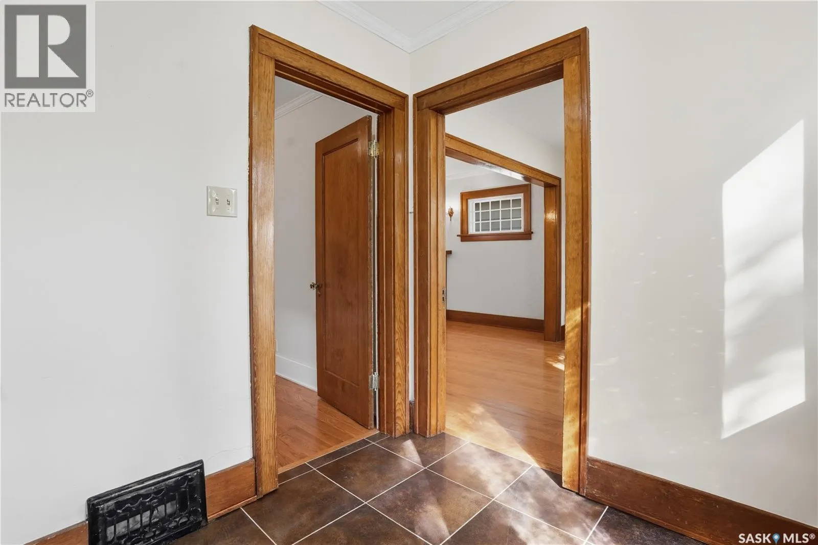3320 15th AVENUE