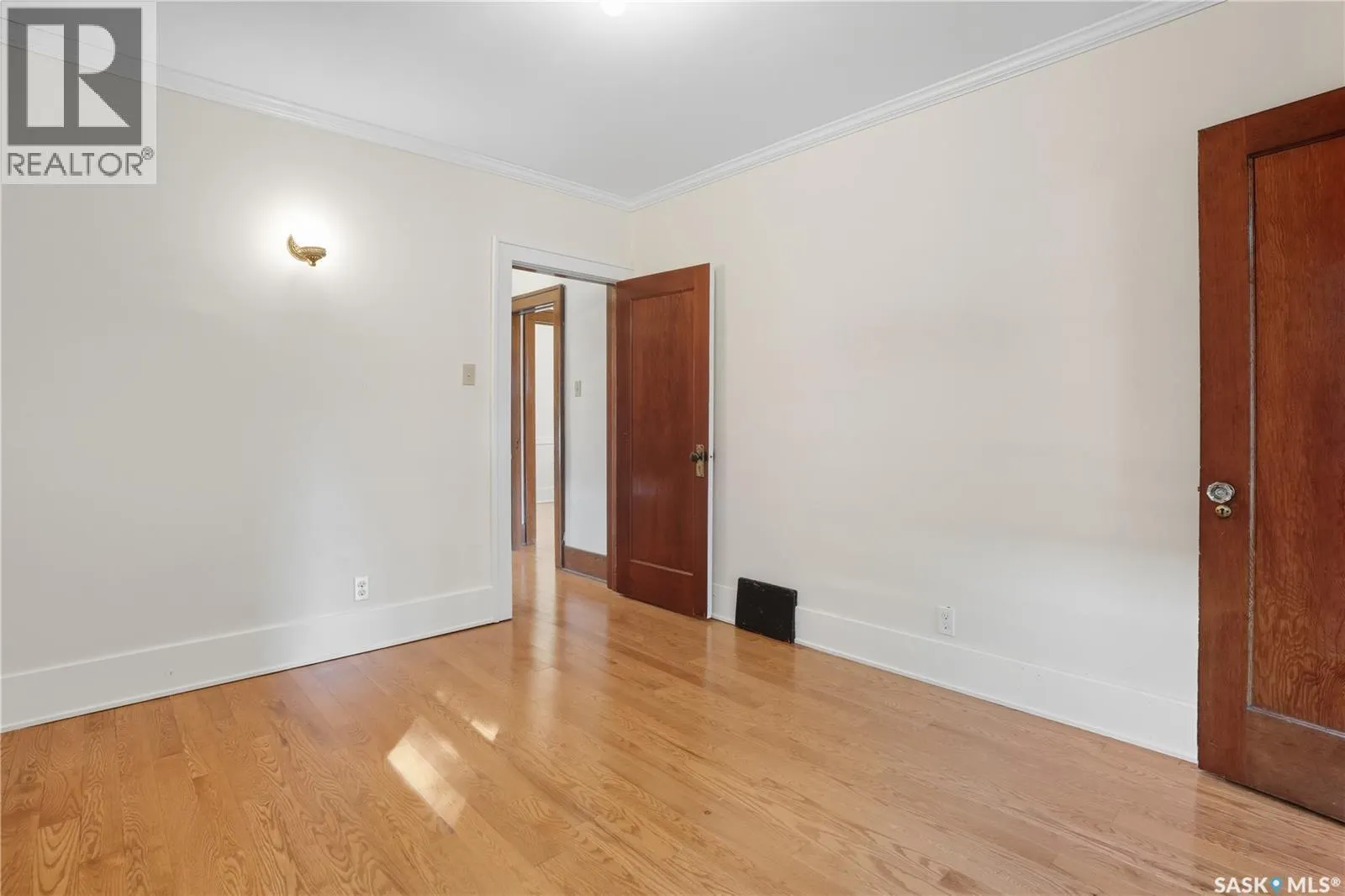 3320 15th AVENUE