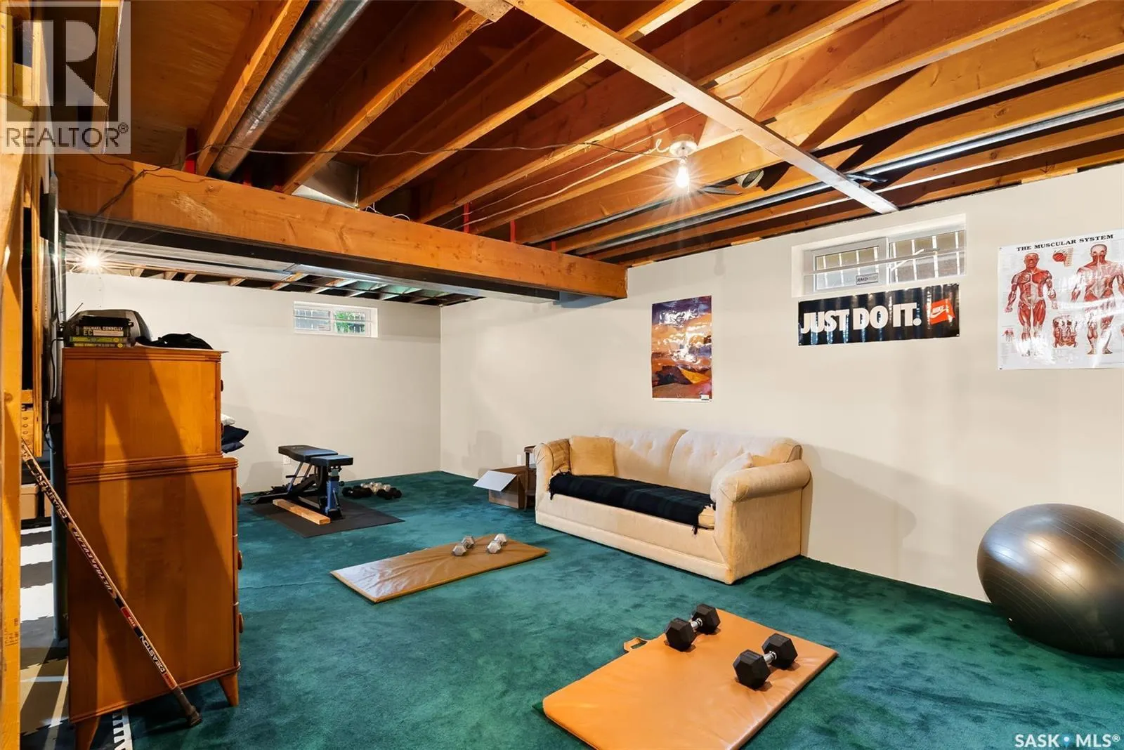 3646 Moffat BAY