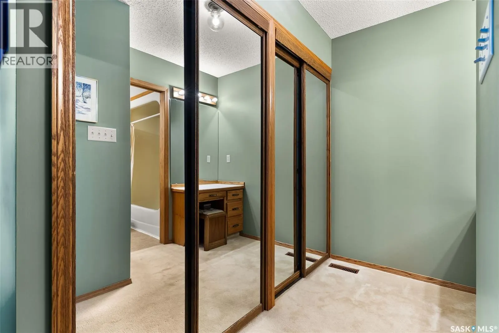 3646 Moffat BAY