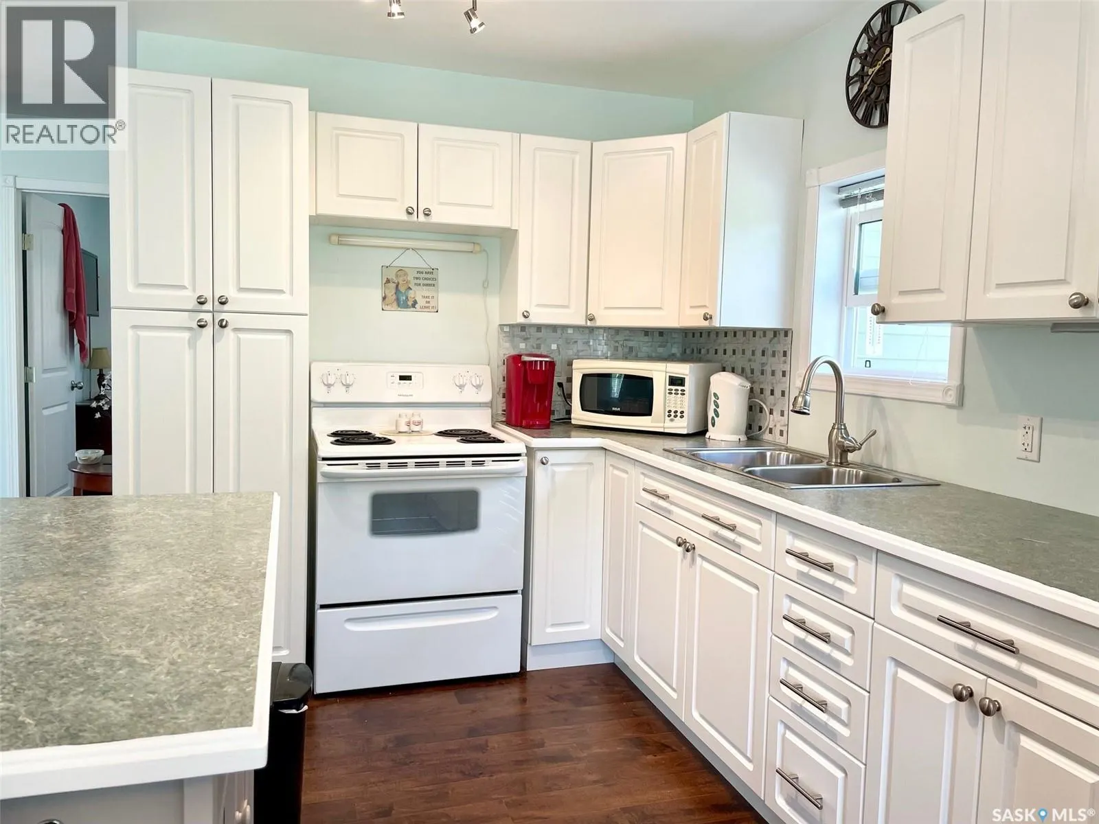 311 Sandy CRESCENT