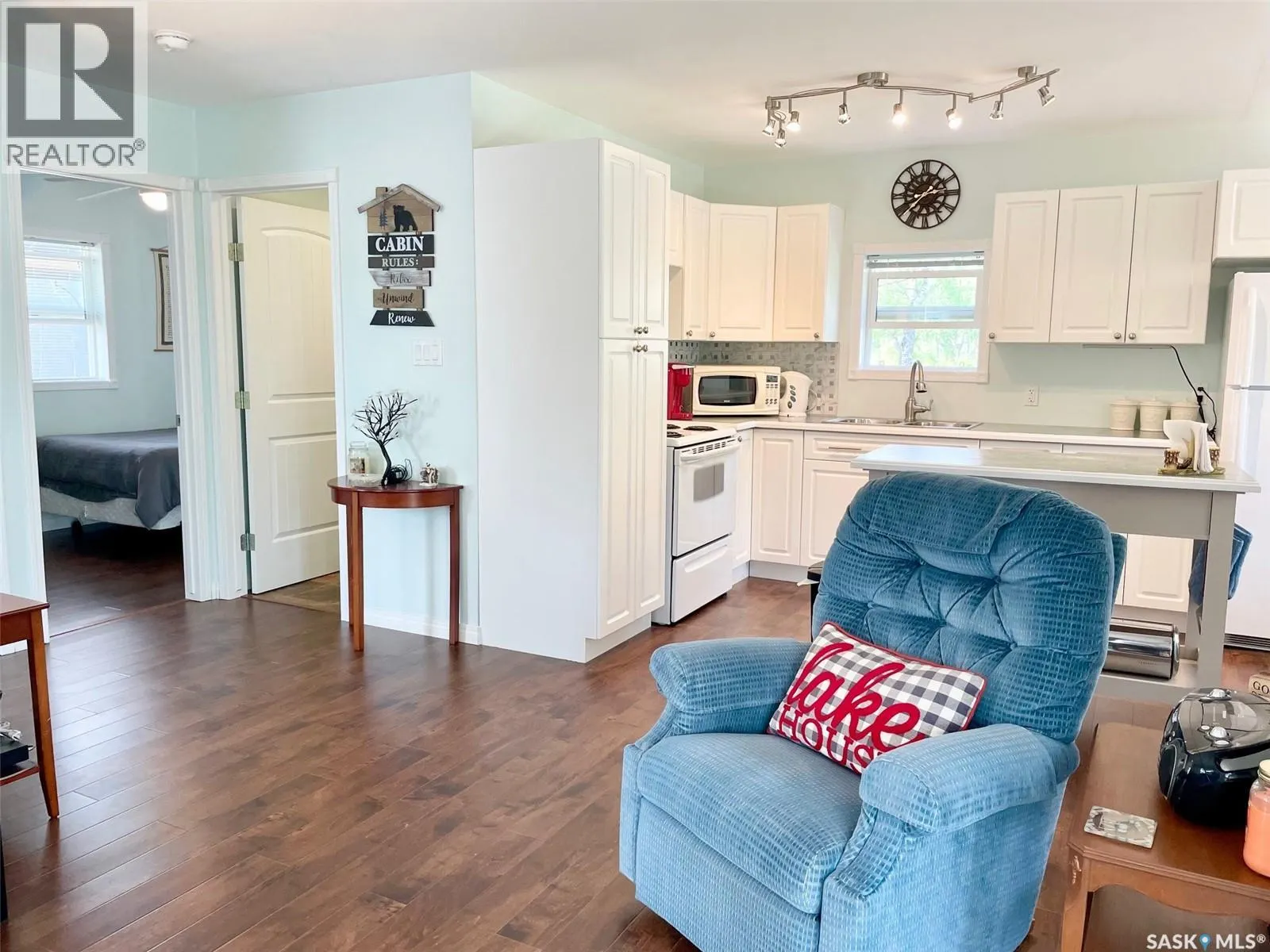 311 Sandy CRESCENT