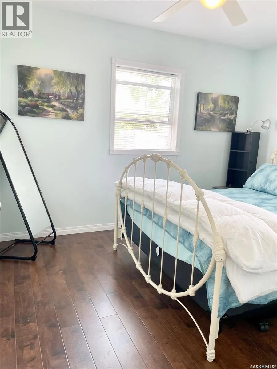 311 Sandy CRESCENT