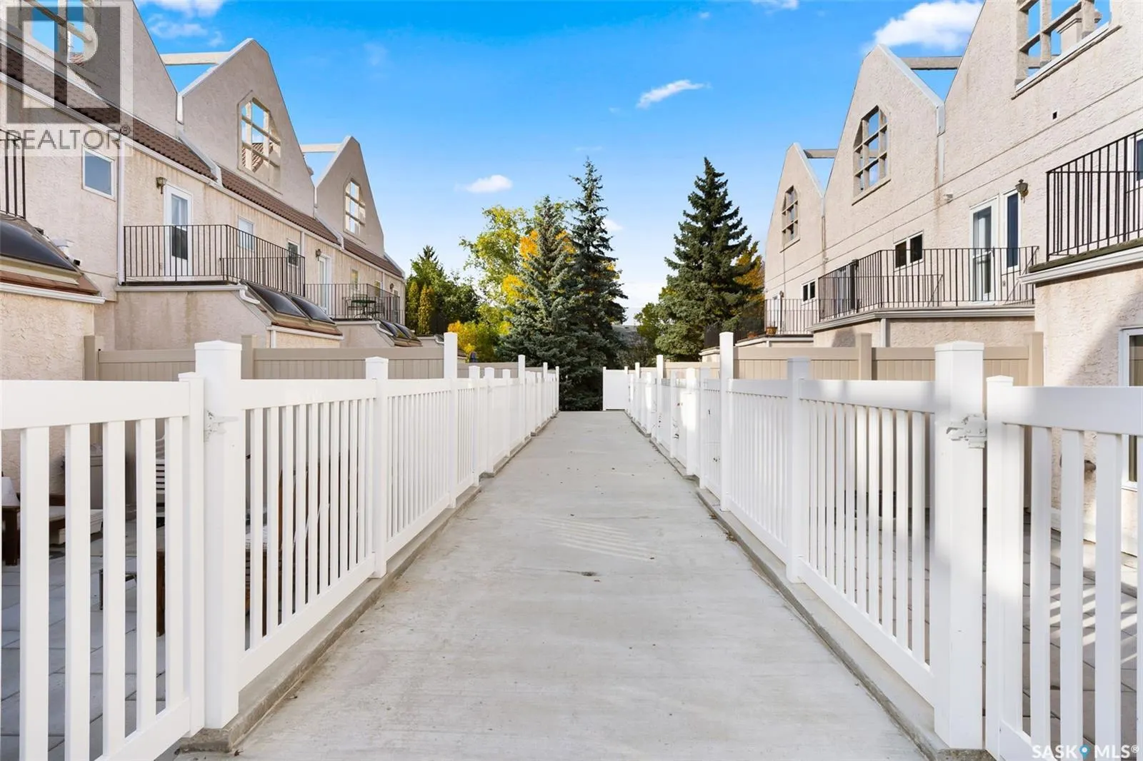 27 2338 Assiniboine AVENUE