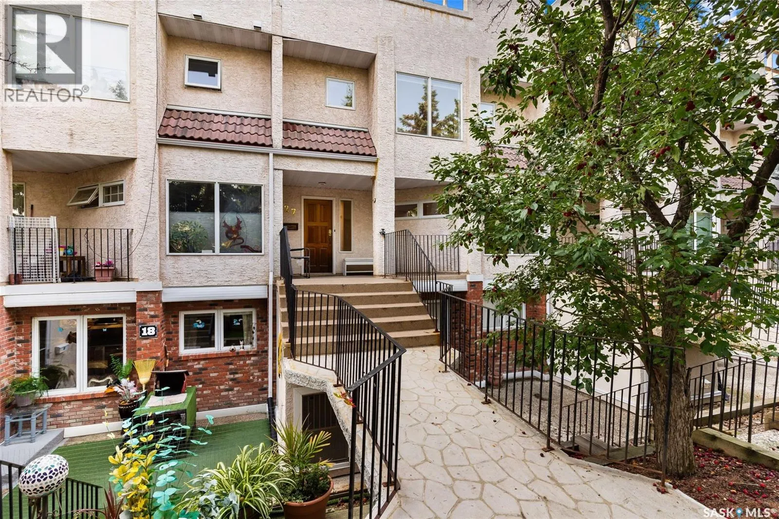 27 2338 Assiniboine AVENUE