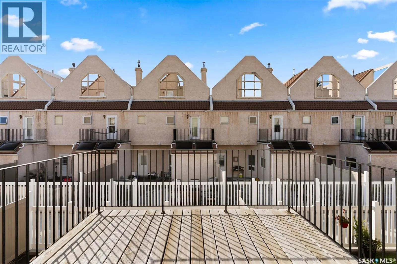 27 2338 Assiniboine AVENUE