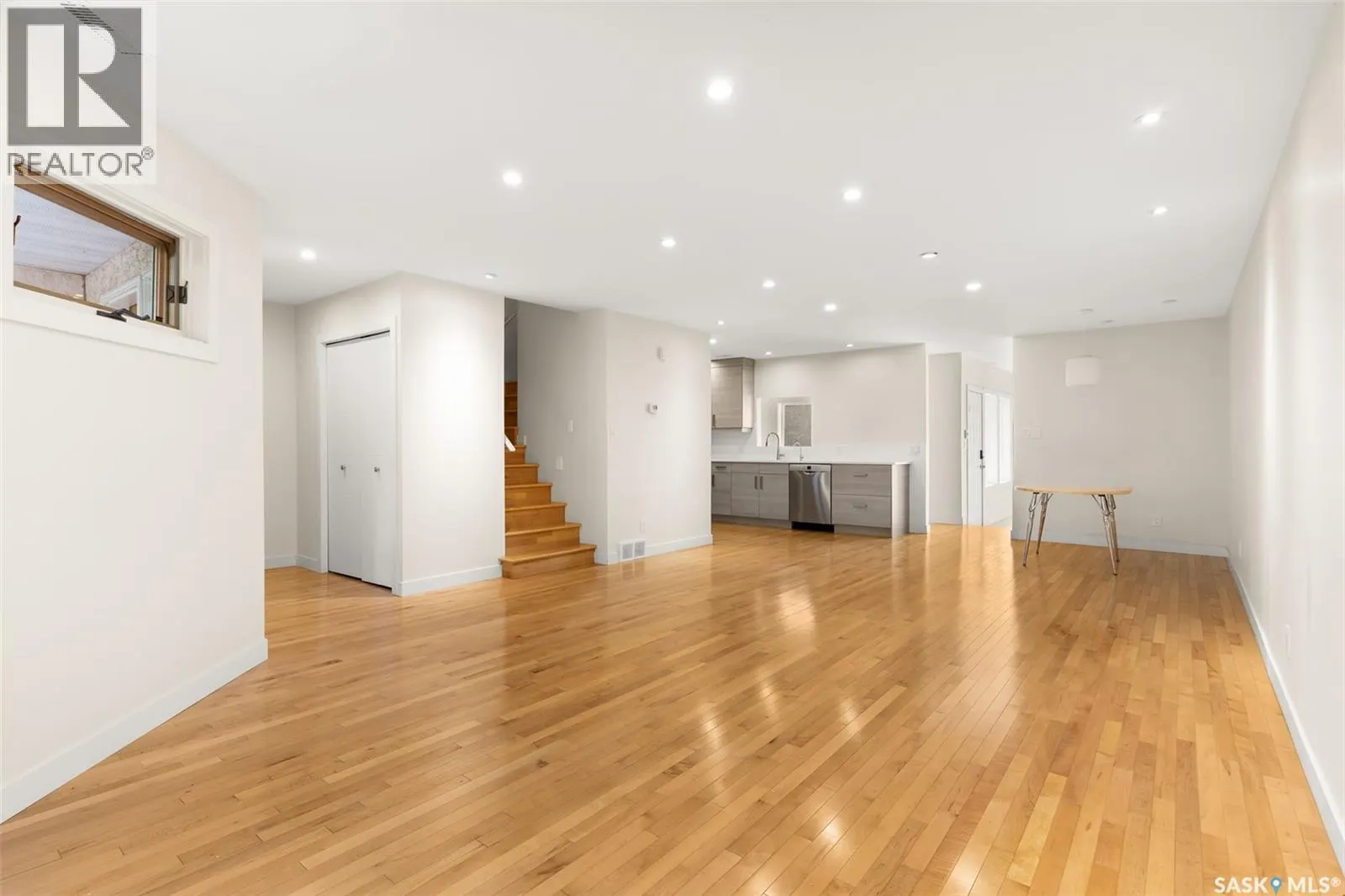 27 2338 Assiniboine AVENUE