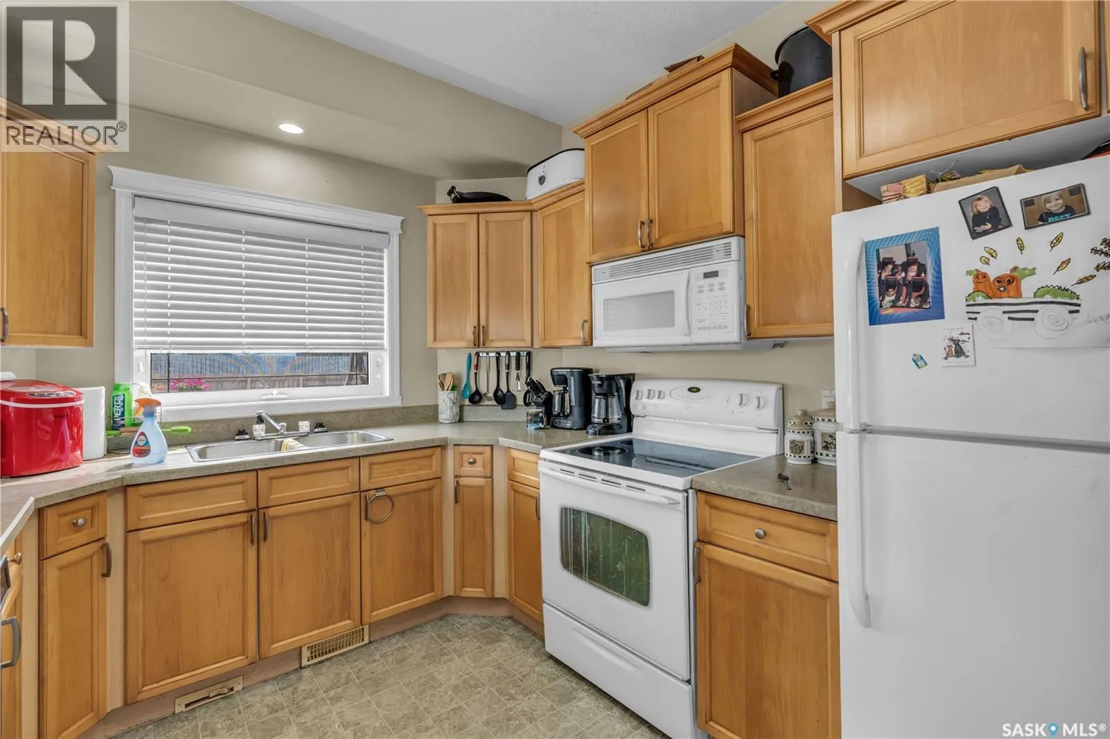 319 3rd AVENUE N