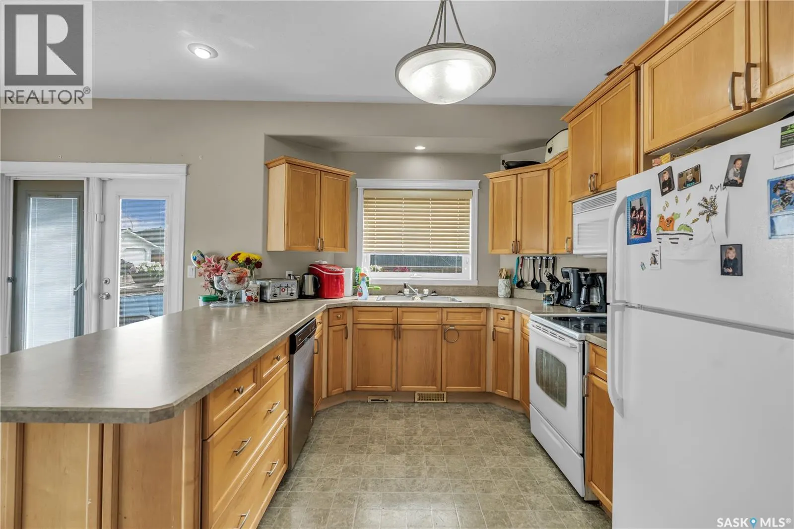319 3rd AVENUE N