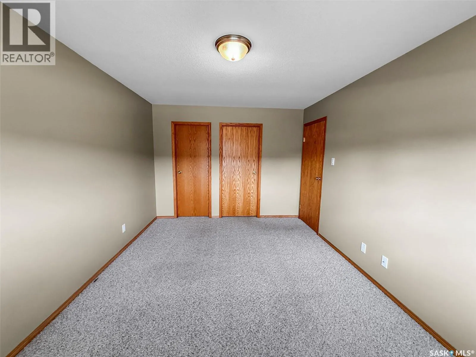 417 165 Robert STREET W
