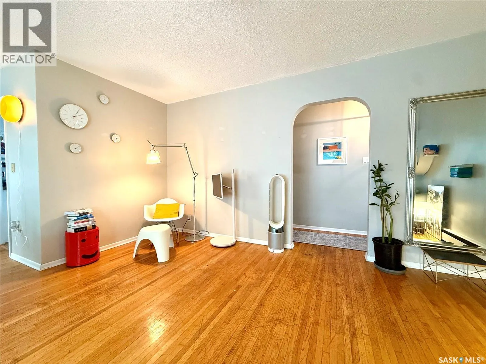 54 Assiniboia AVENUE