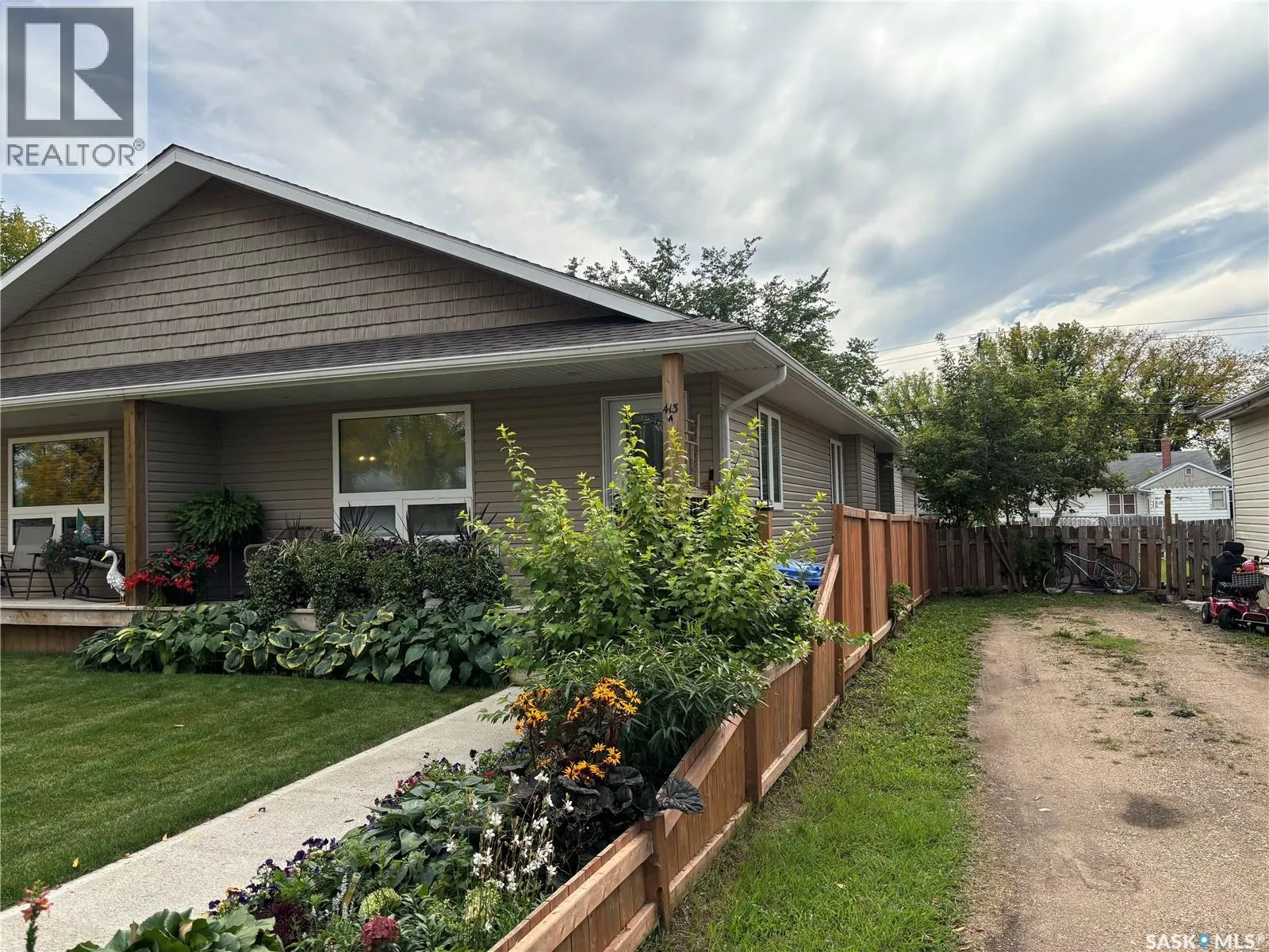 413-A Crawford AVENUE E