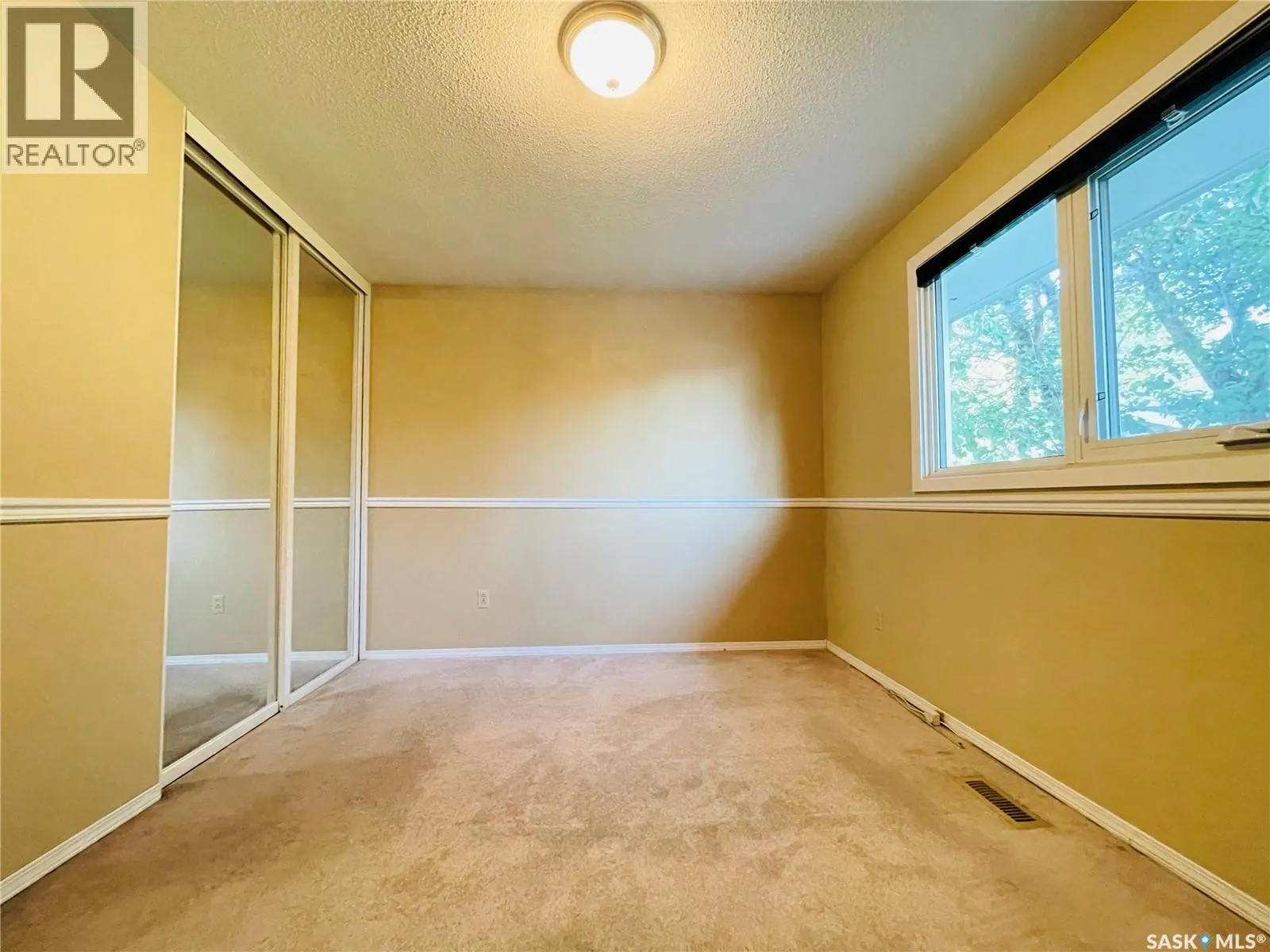 169 Birchwood CRESCENT