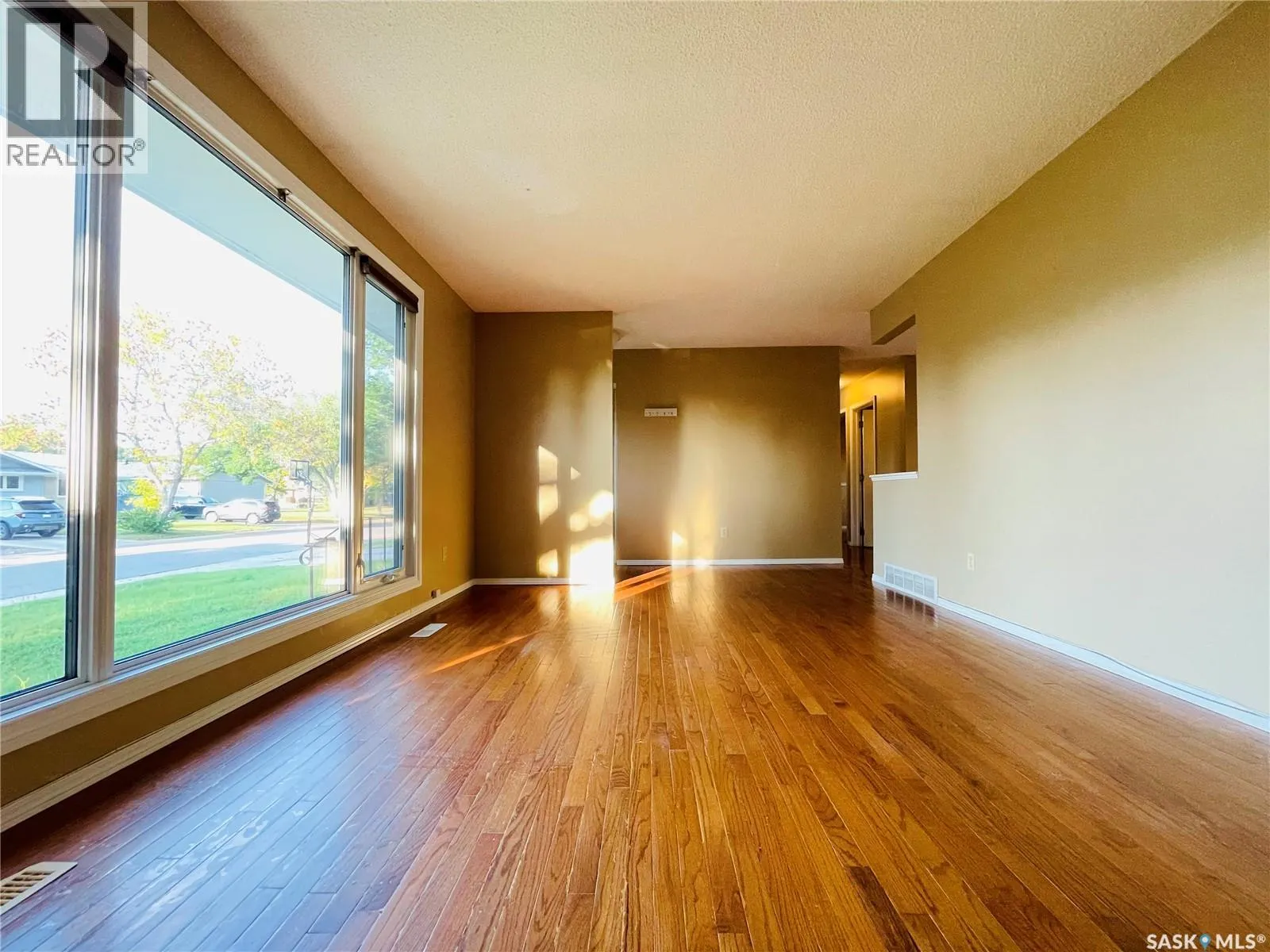 169 Birchwood CRESCENT