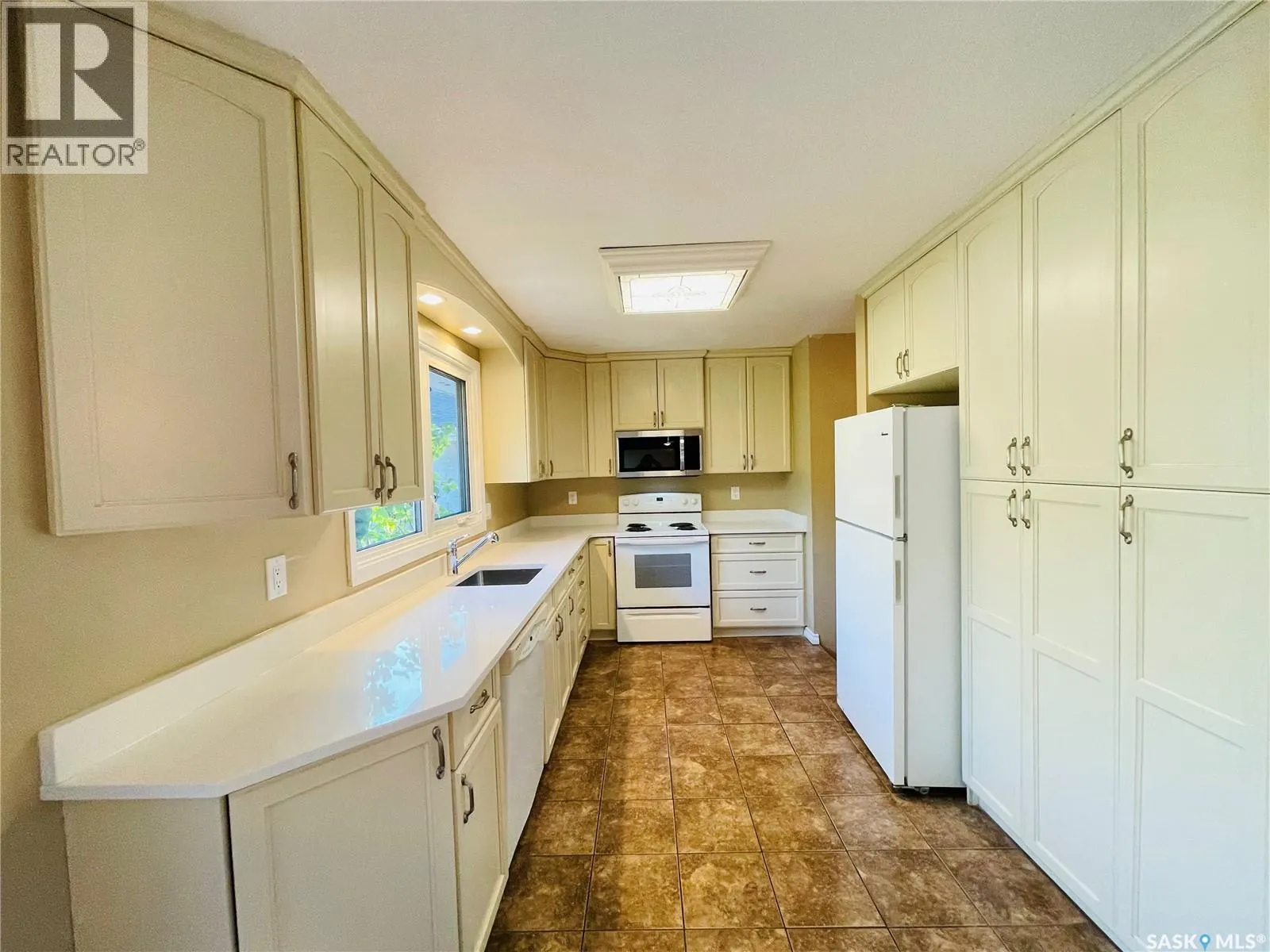 169 Birchwood CRESCENT