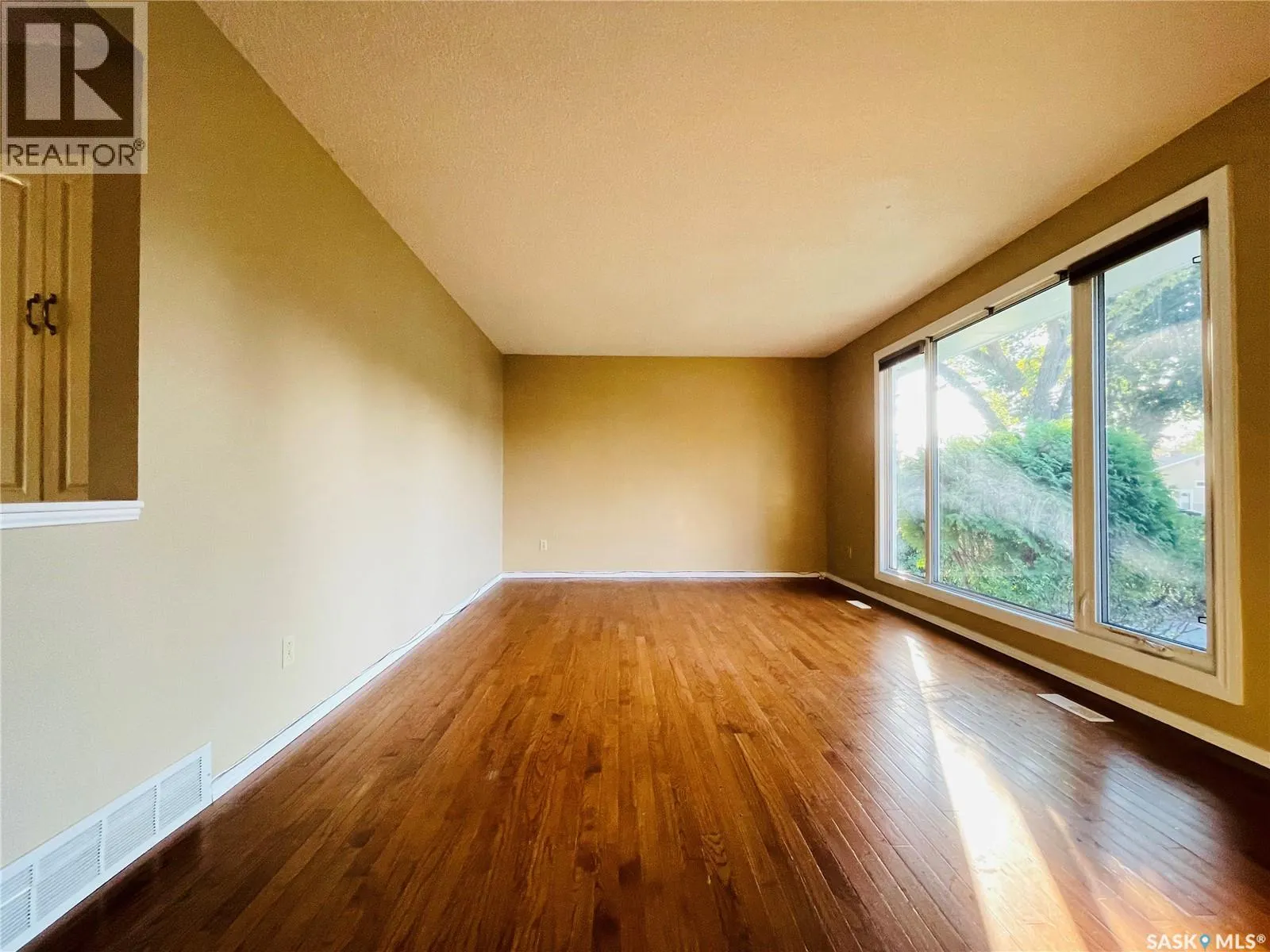 169 Birchwood CRESCENT
