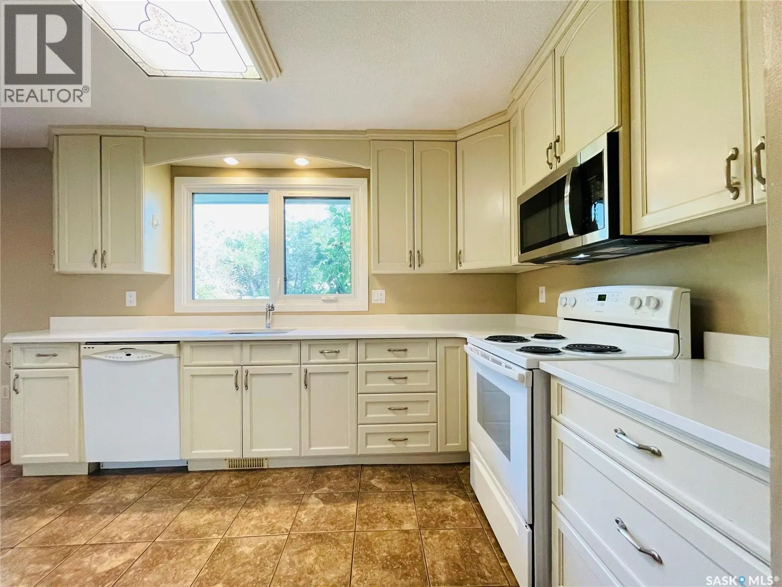 169 Birchwood CRESCENT
