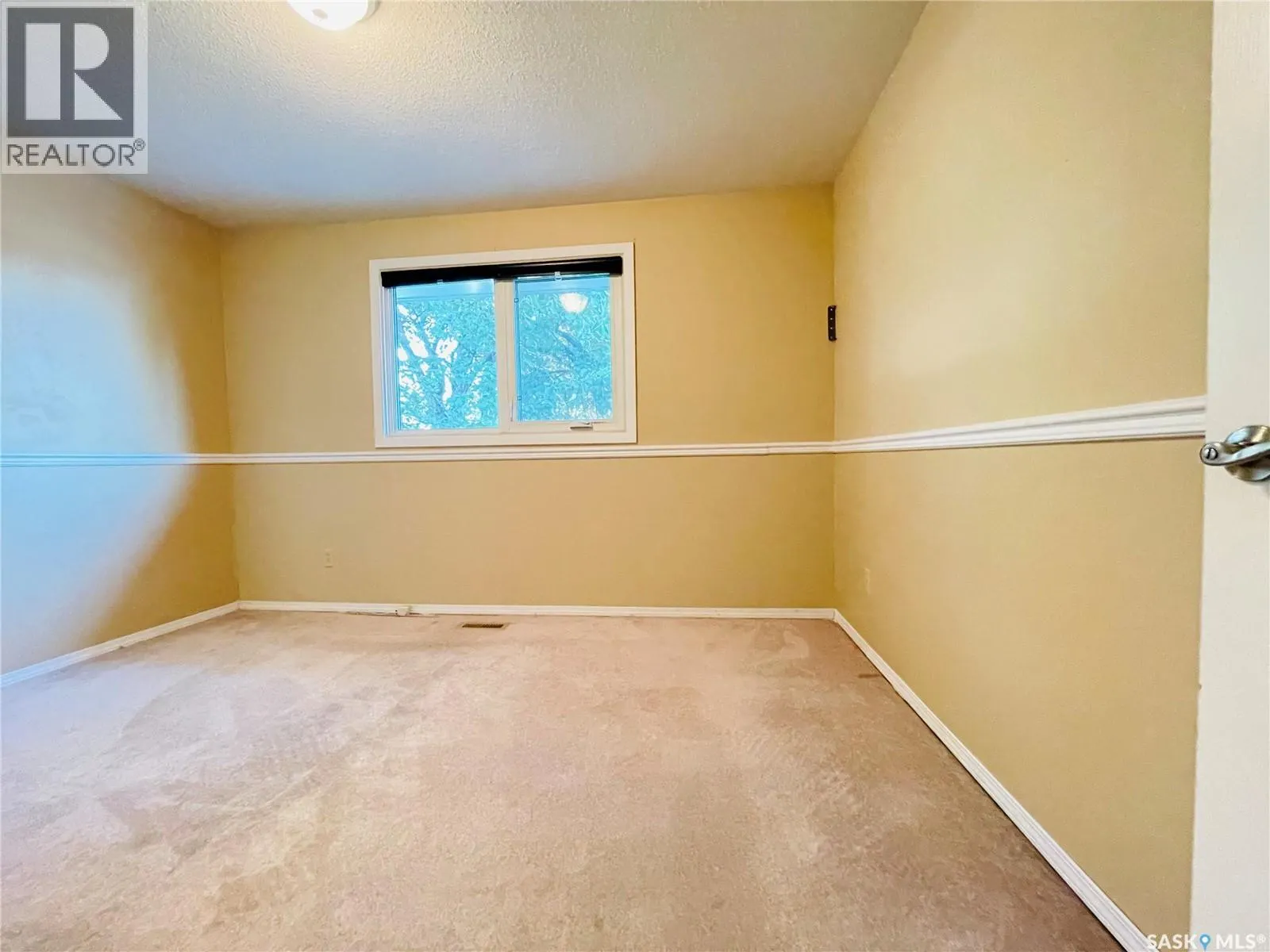 169 Birchwood CRESCENT