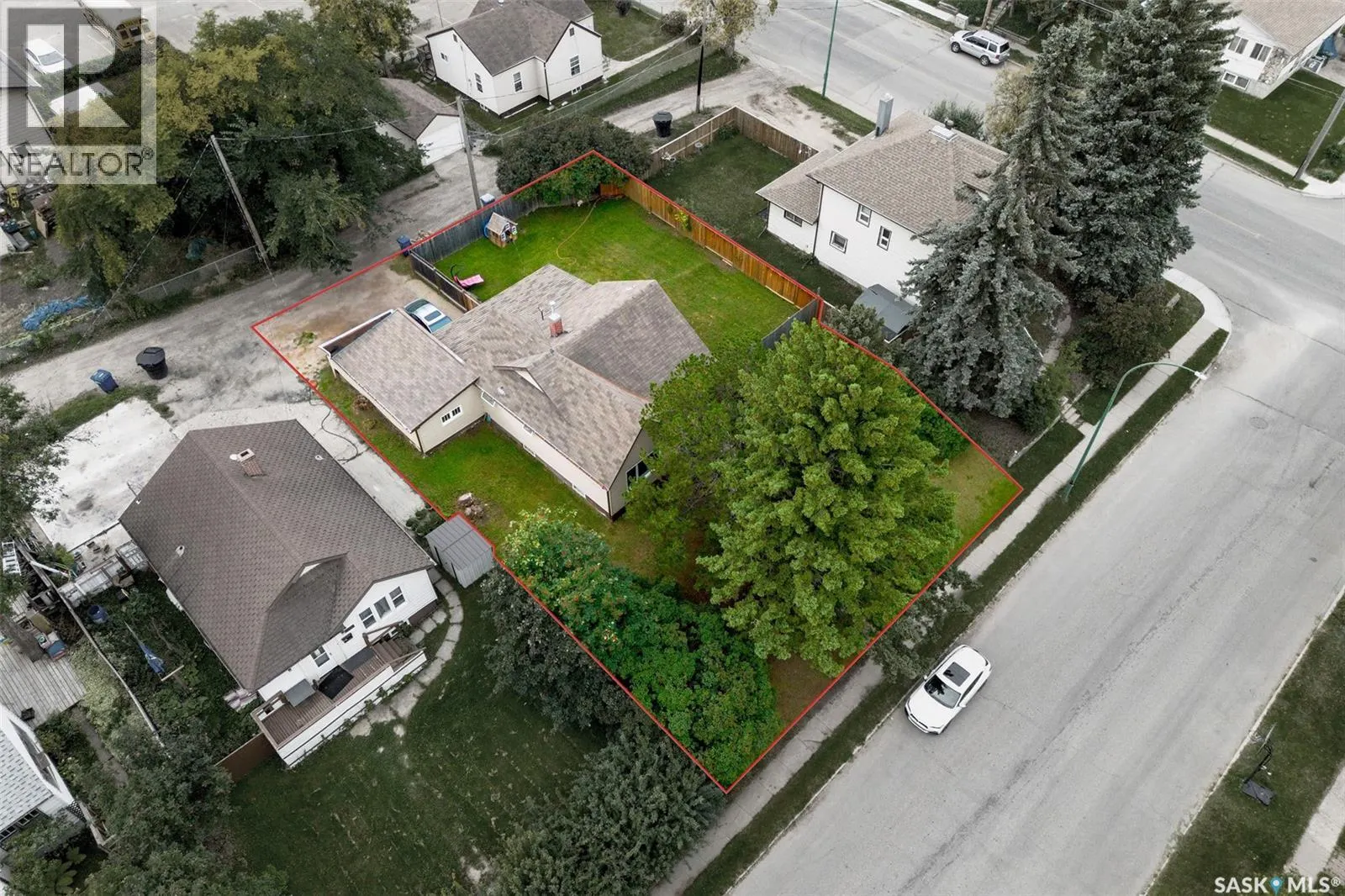 557 13th STREET W
