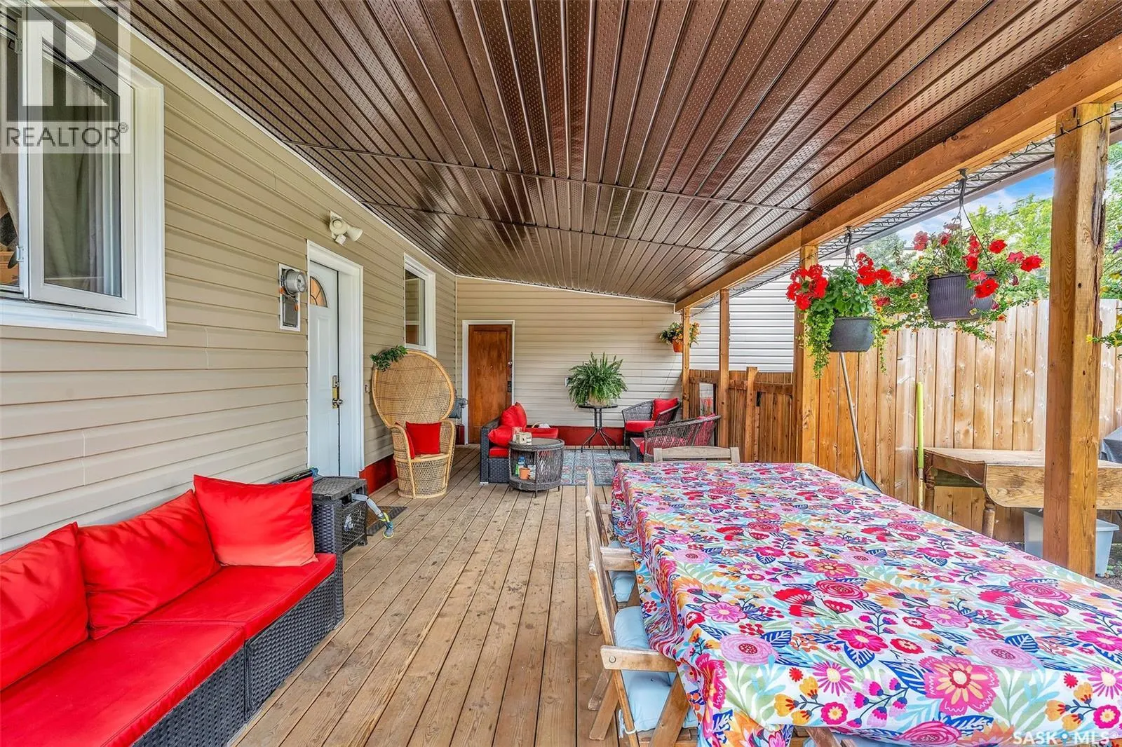557 13th STREET W