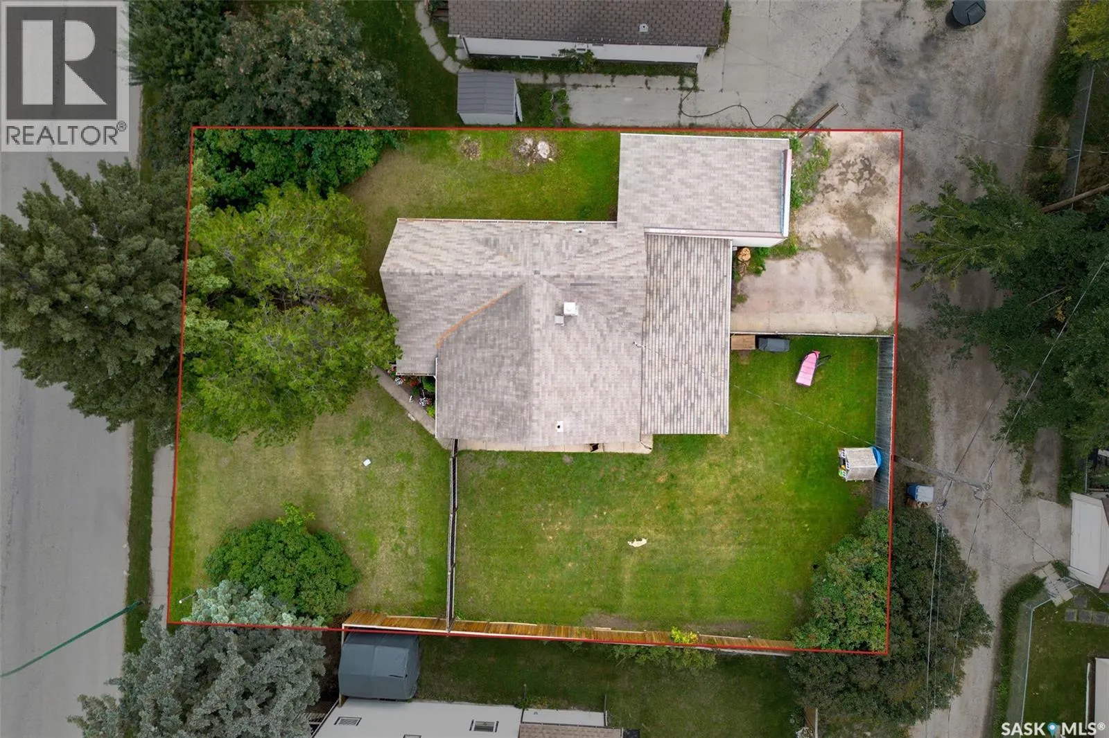 557 13th STREET W