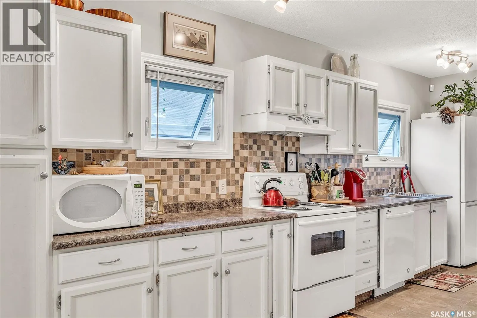557 13th STREET W
