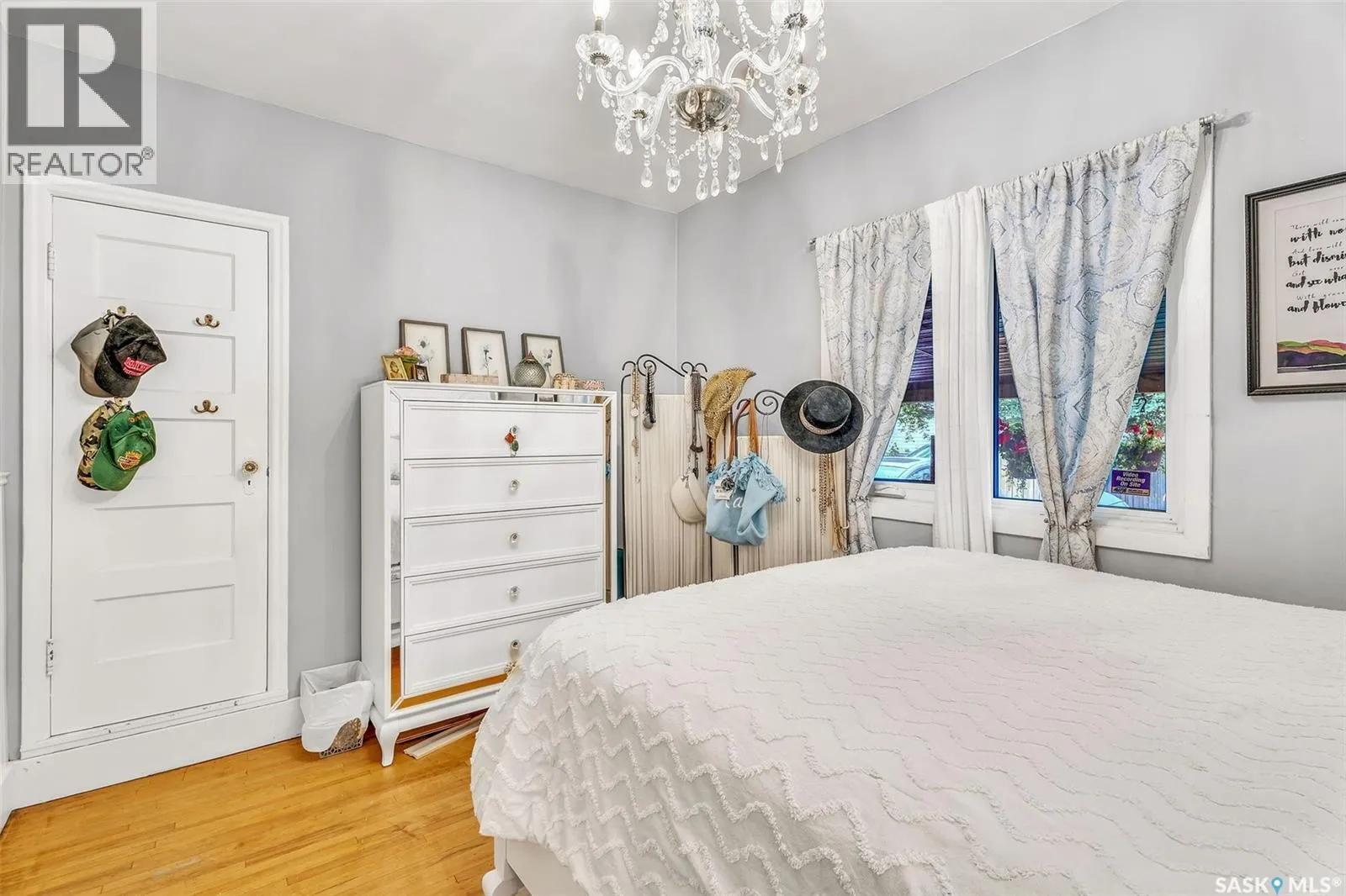 557 13th STREET W