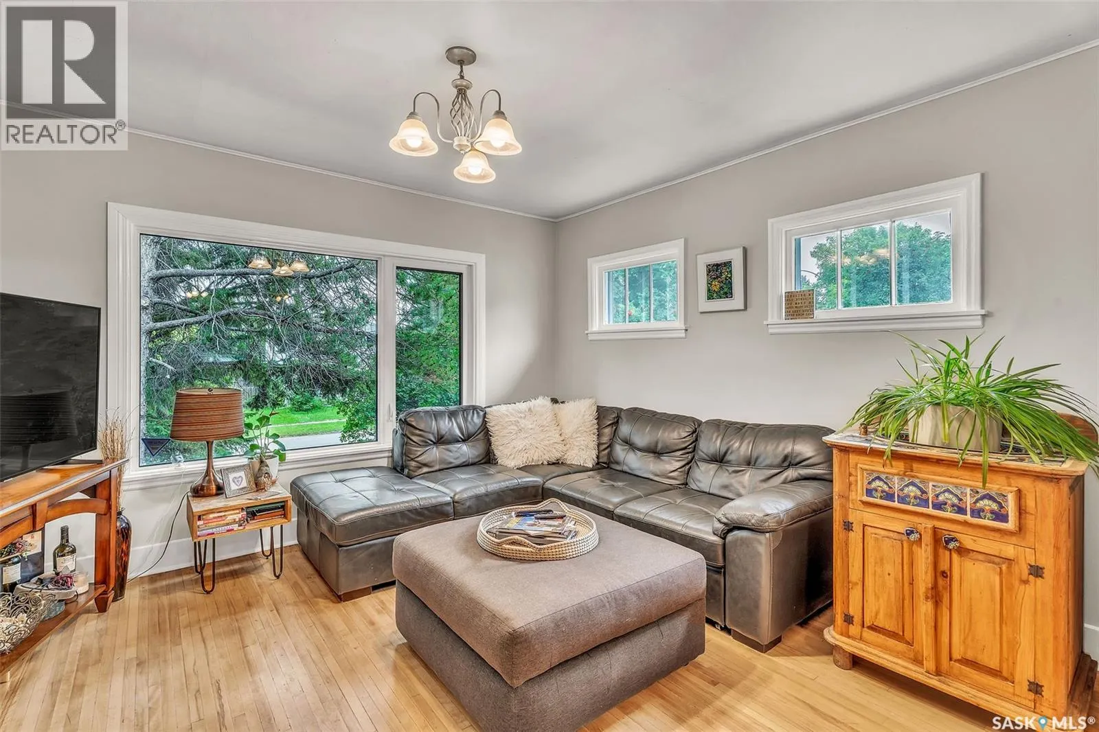 557 13th STREET W