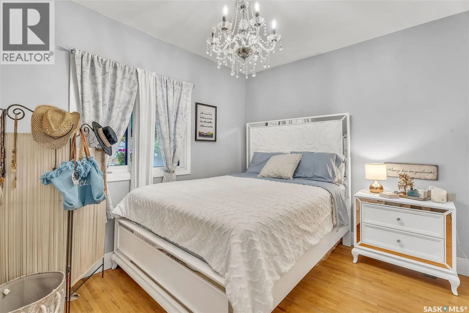 557 13th STREET W