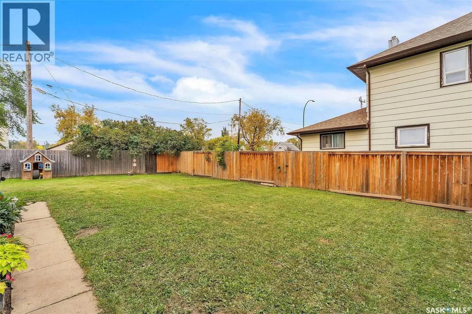 557 13th STREET W