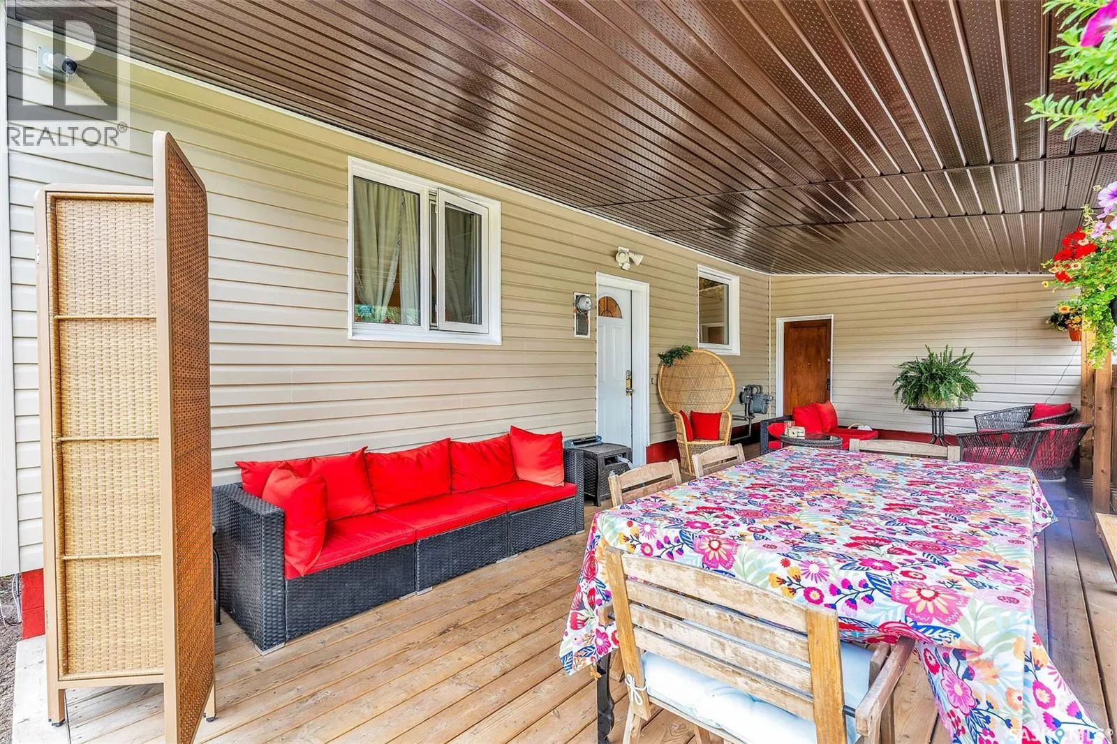 557 13th STREET W