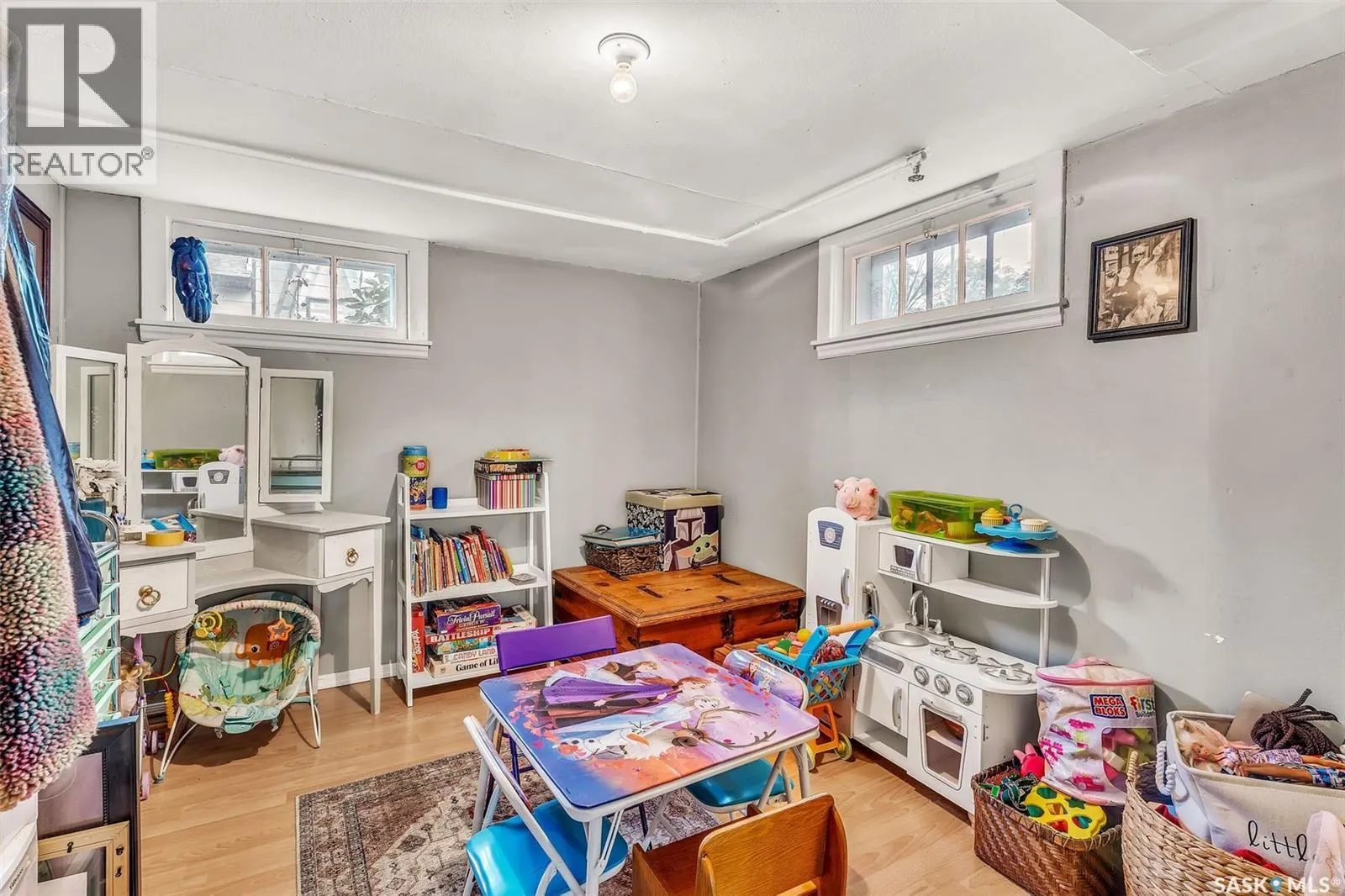 557 13th STREET W