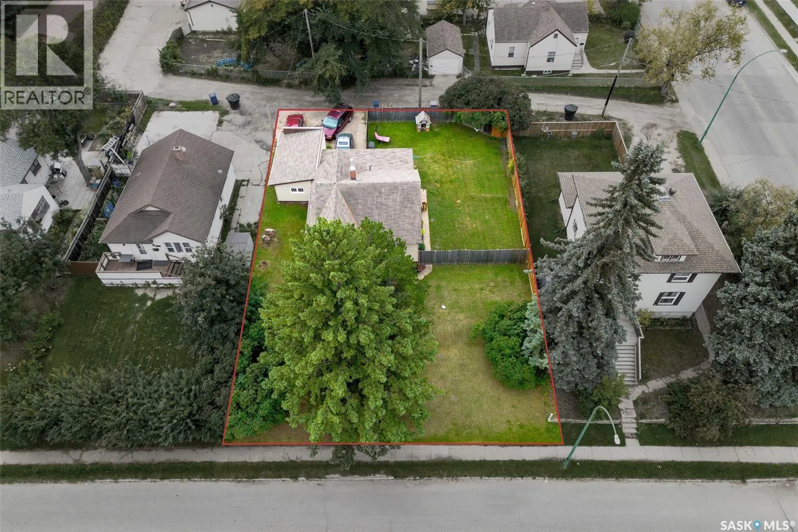 557 13th STREET W