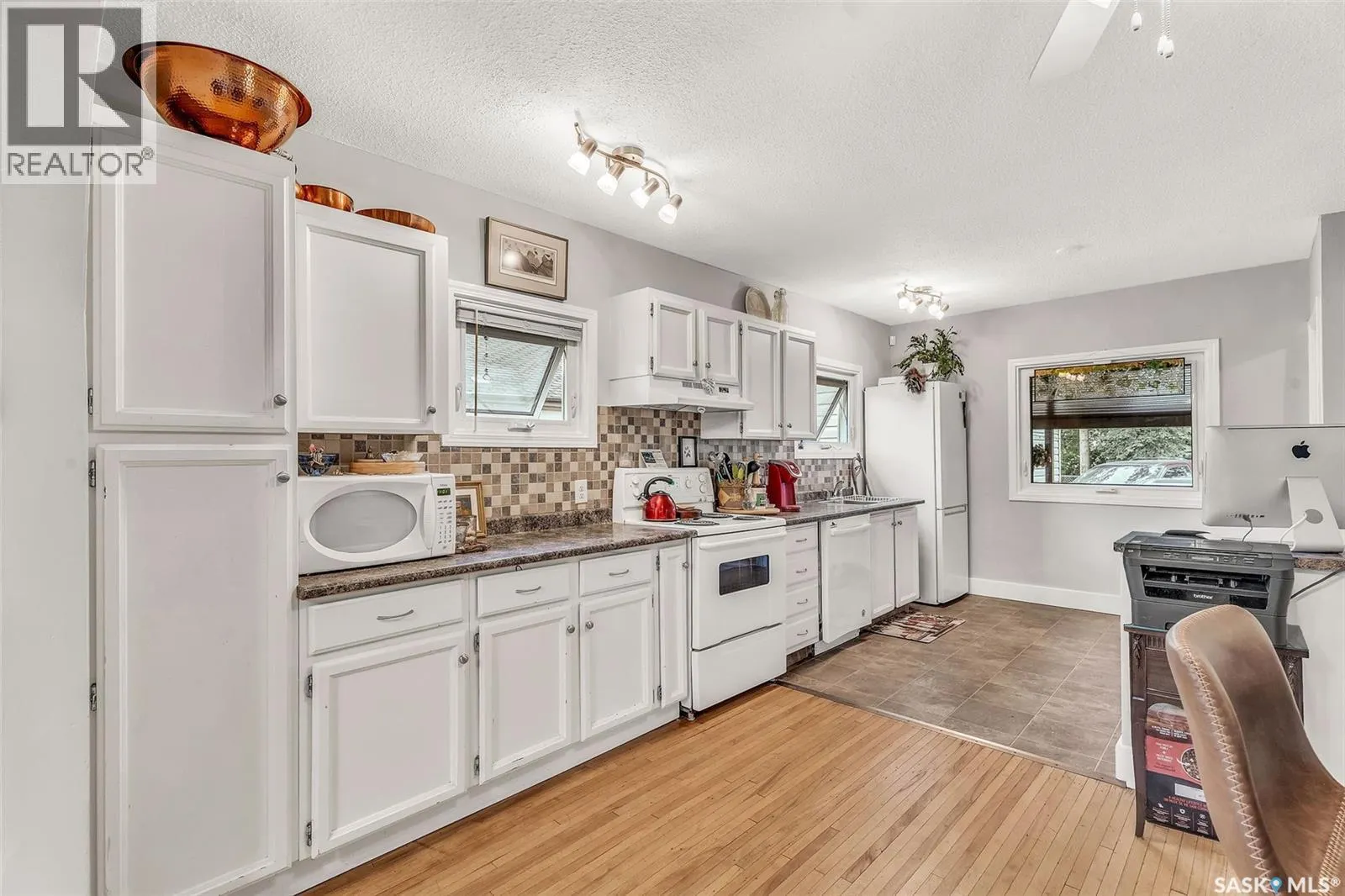 557 13th STREET W