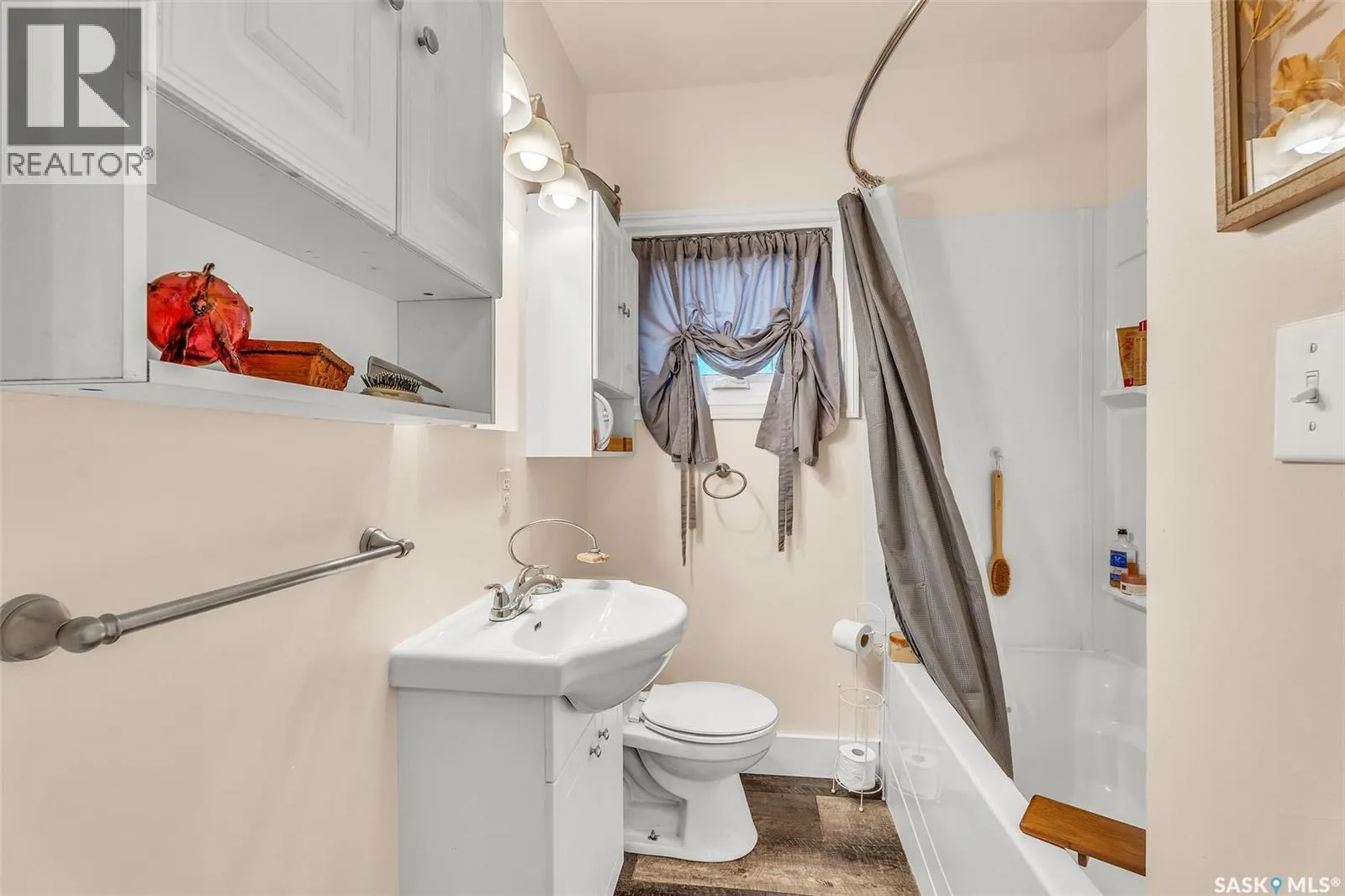 557 13th STREET W