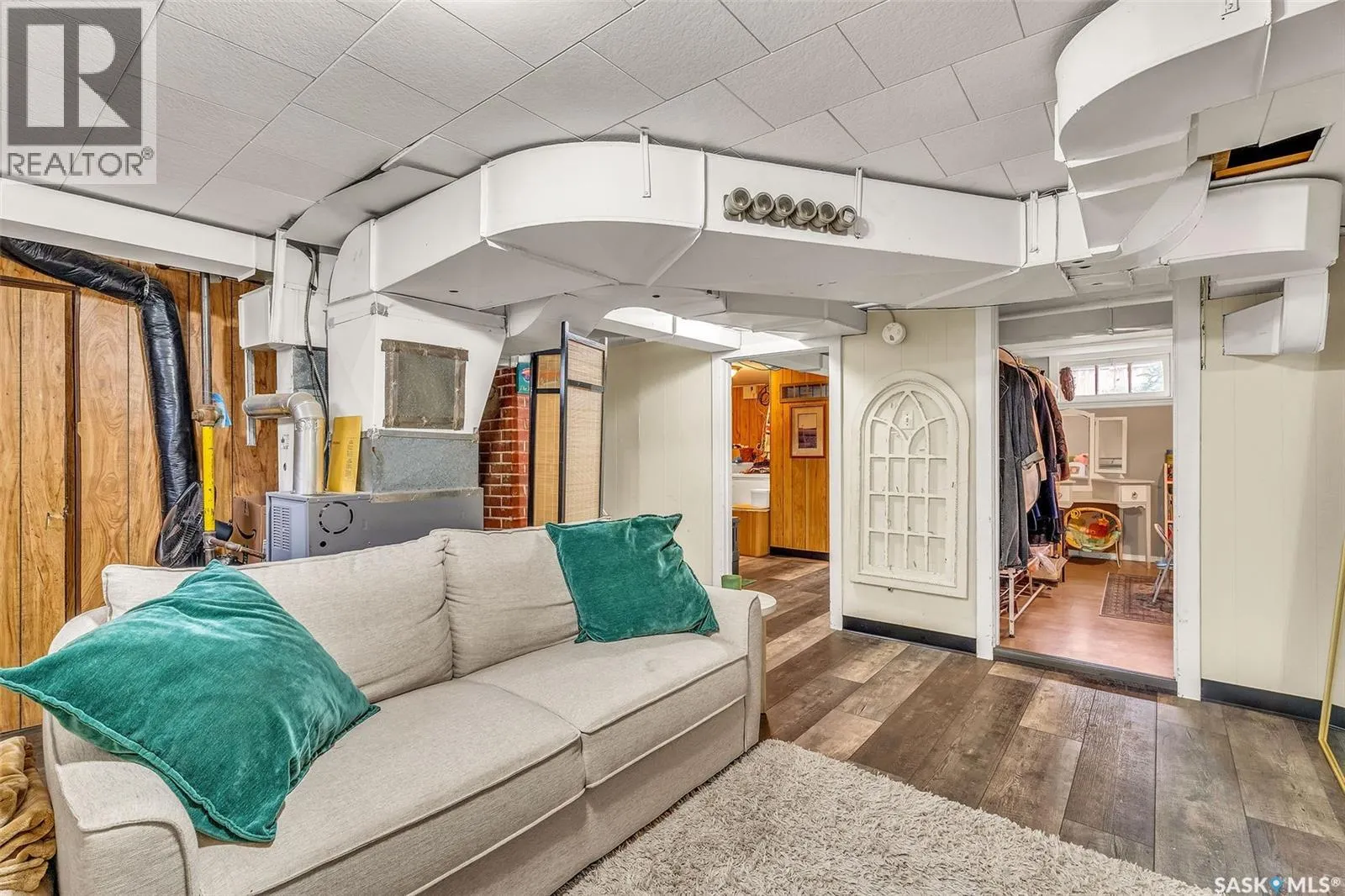 557 13th STREET W