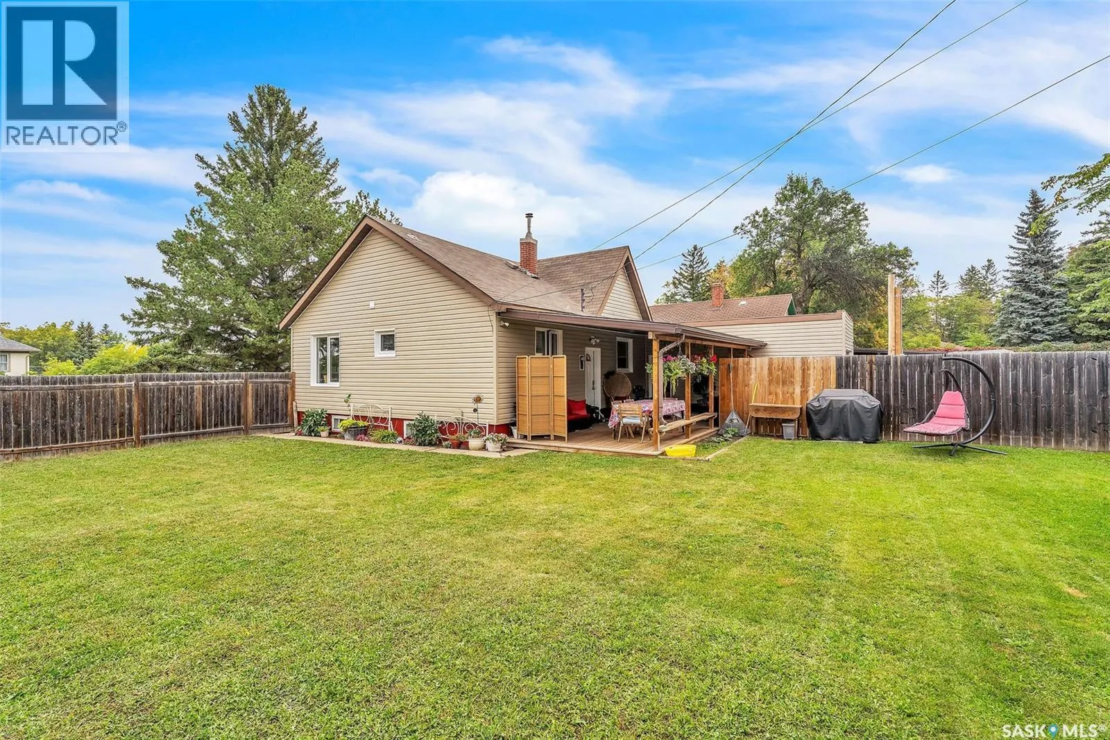 557 13th STREET W