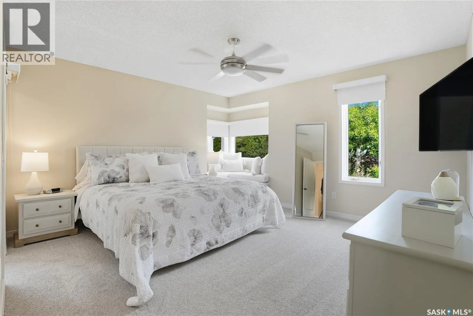 303 Braeburn CRESCENT