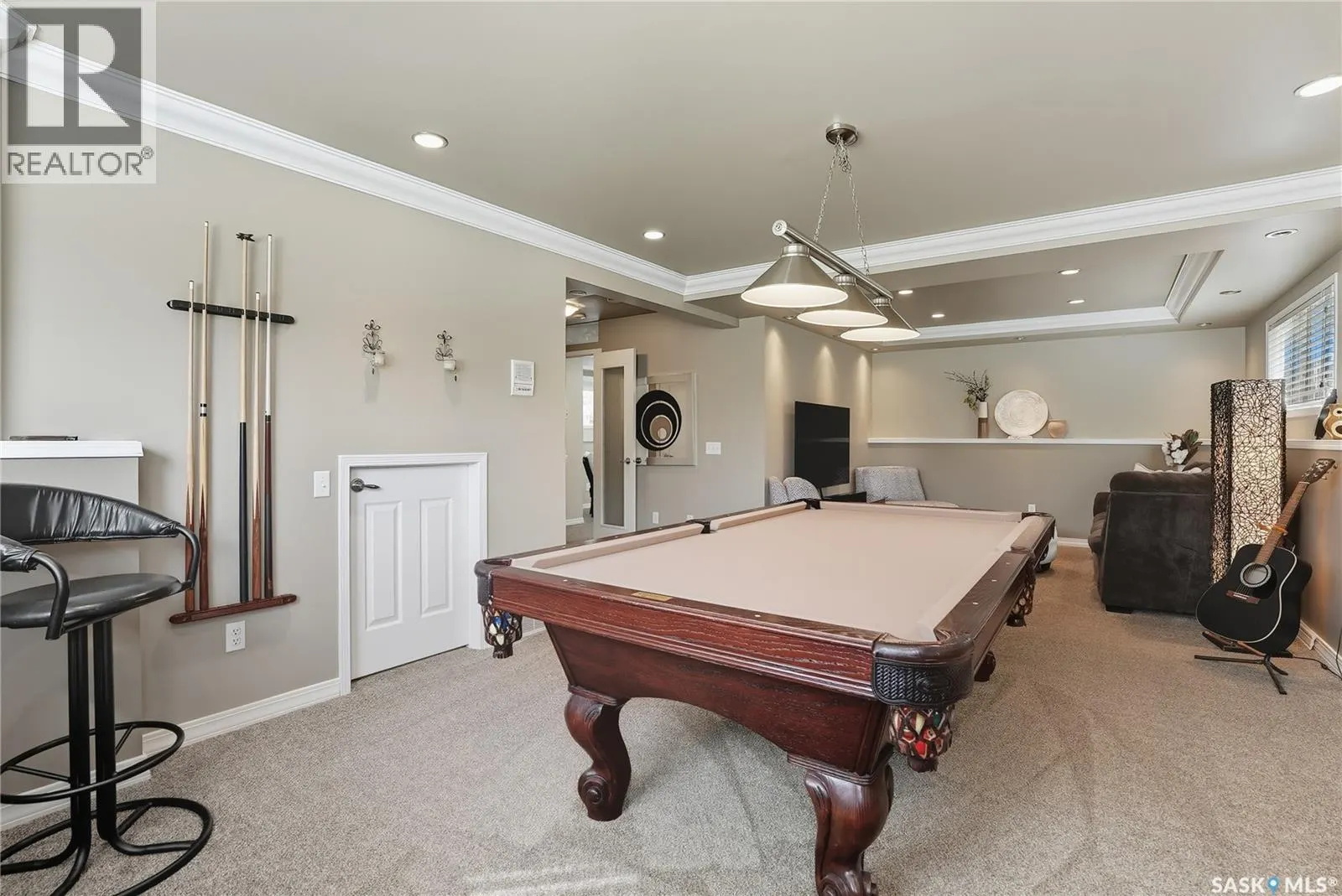 303 Braeburn CRESCENT