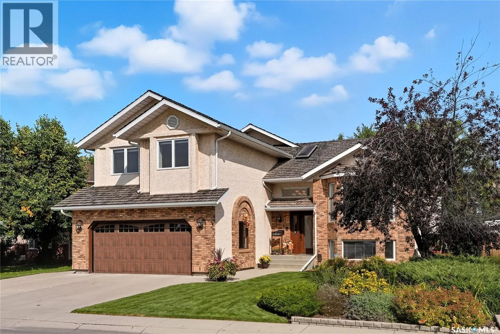 303 Braeburn CRESCENT