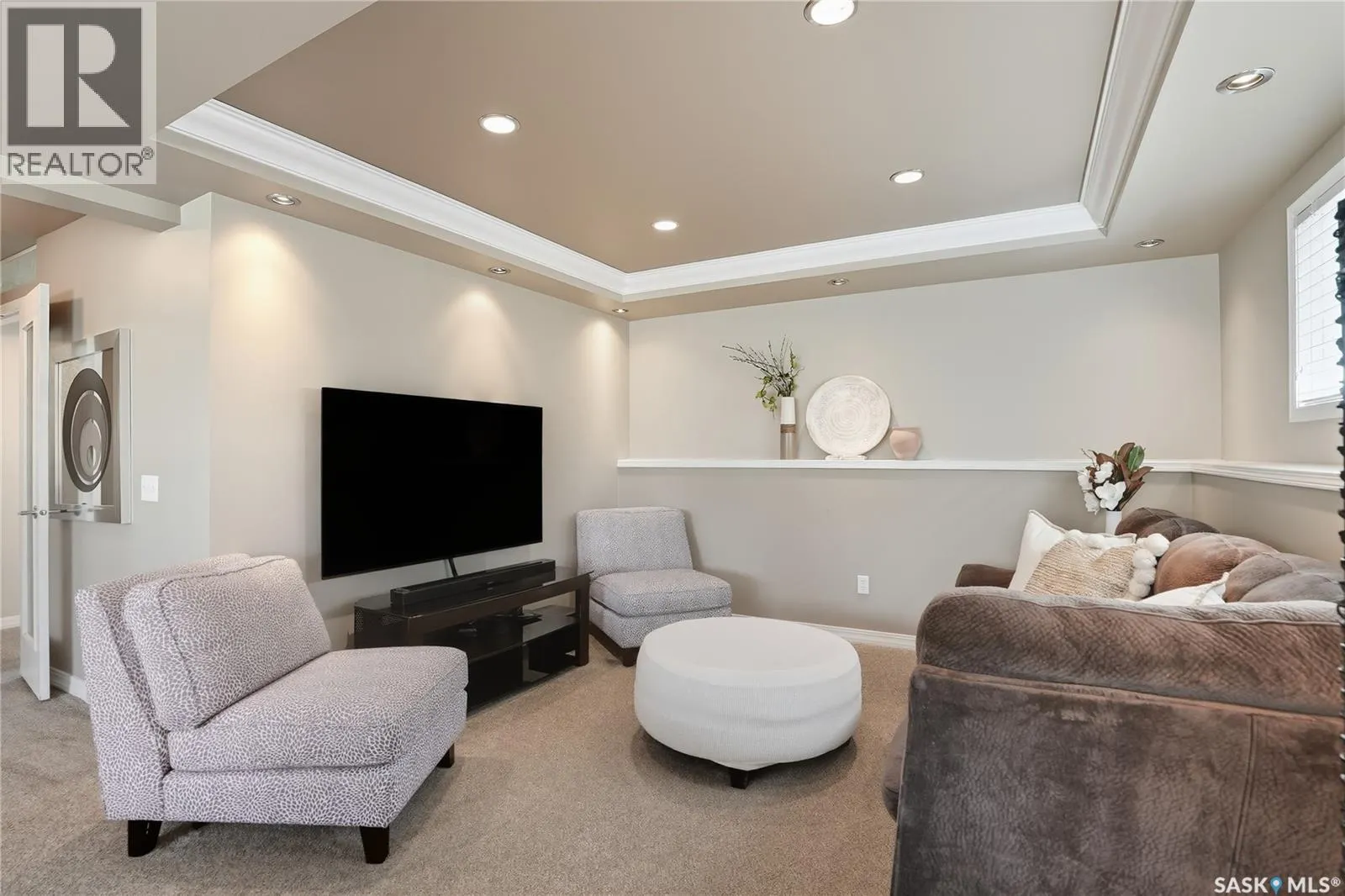 303 Braeburn CRESCENT
