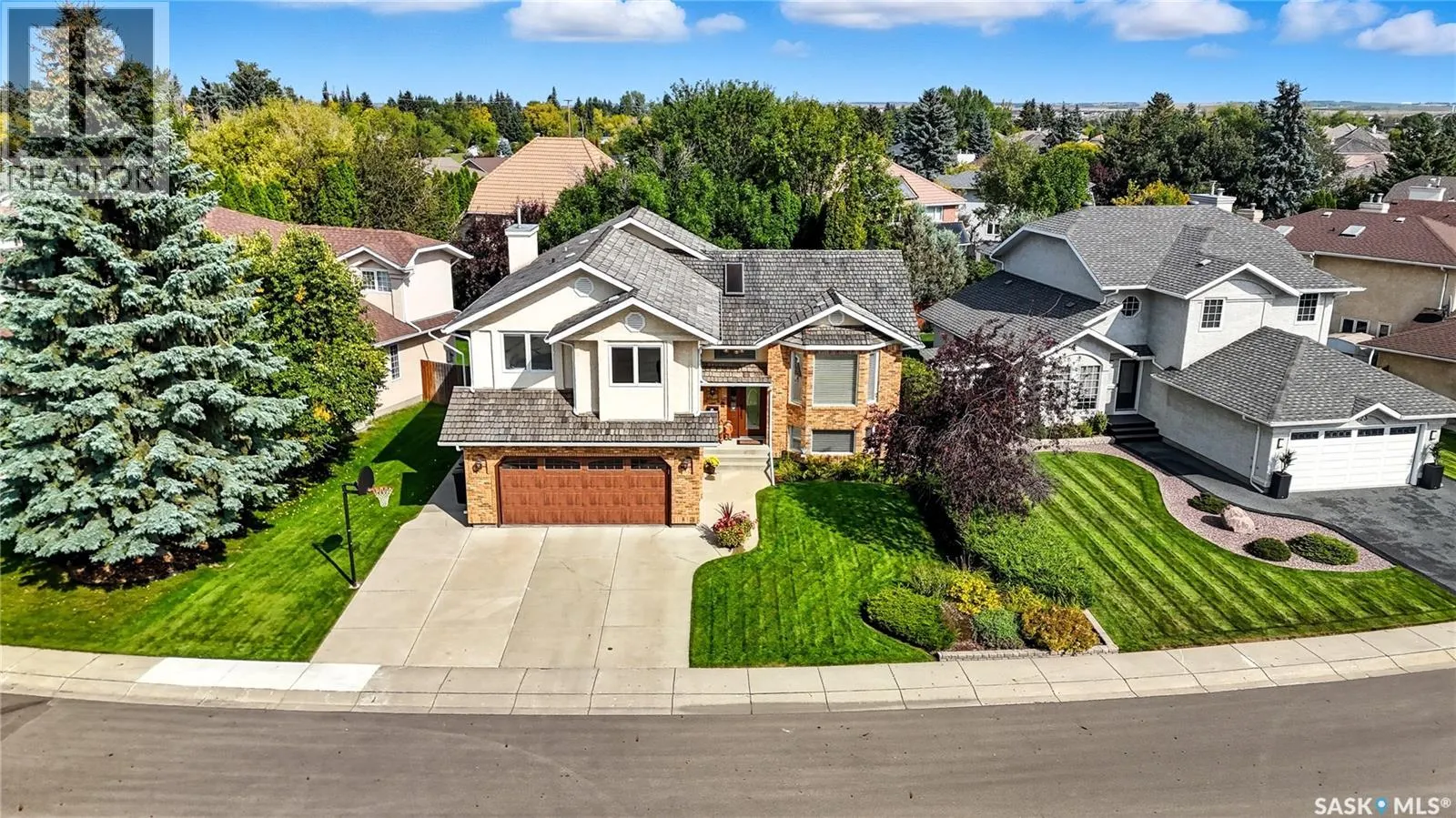 303 Braeburn CRESCENT