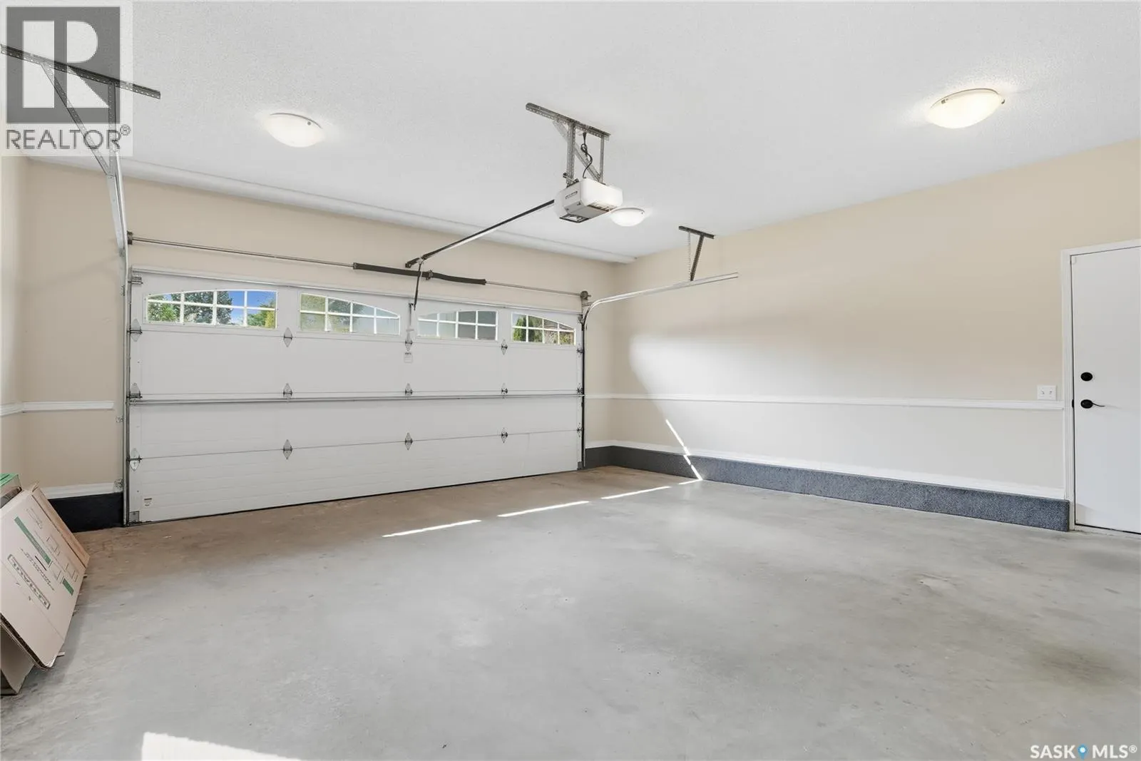 303 Braeburn CRESCENT