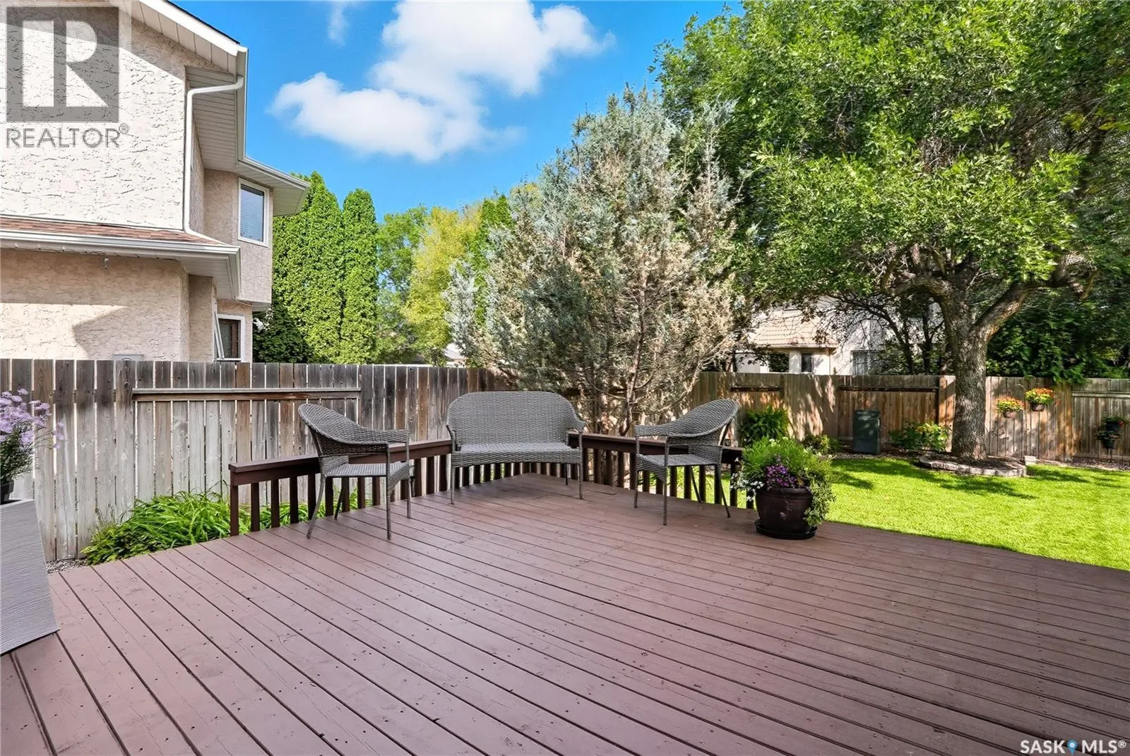 303 Braeburn CRESCENT