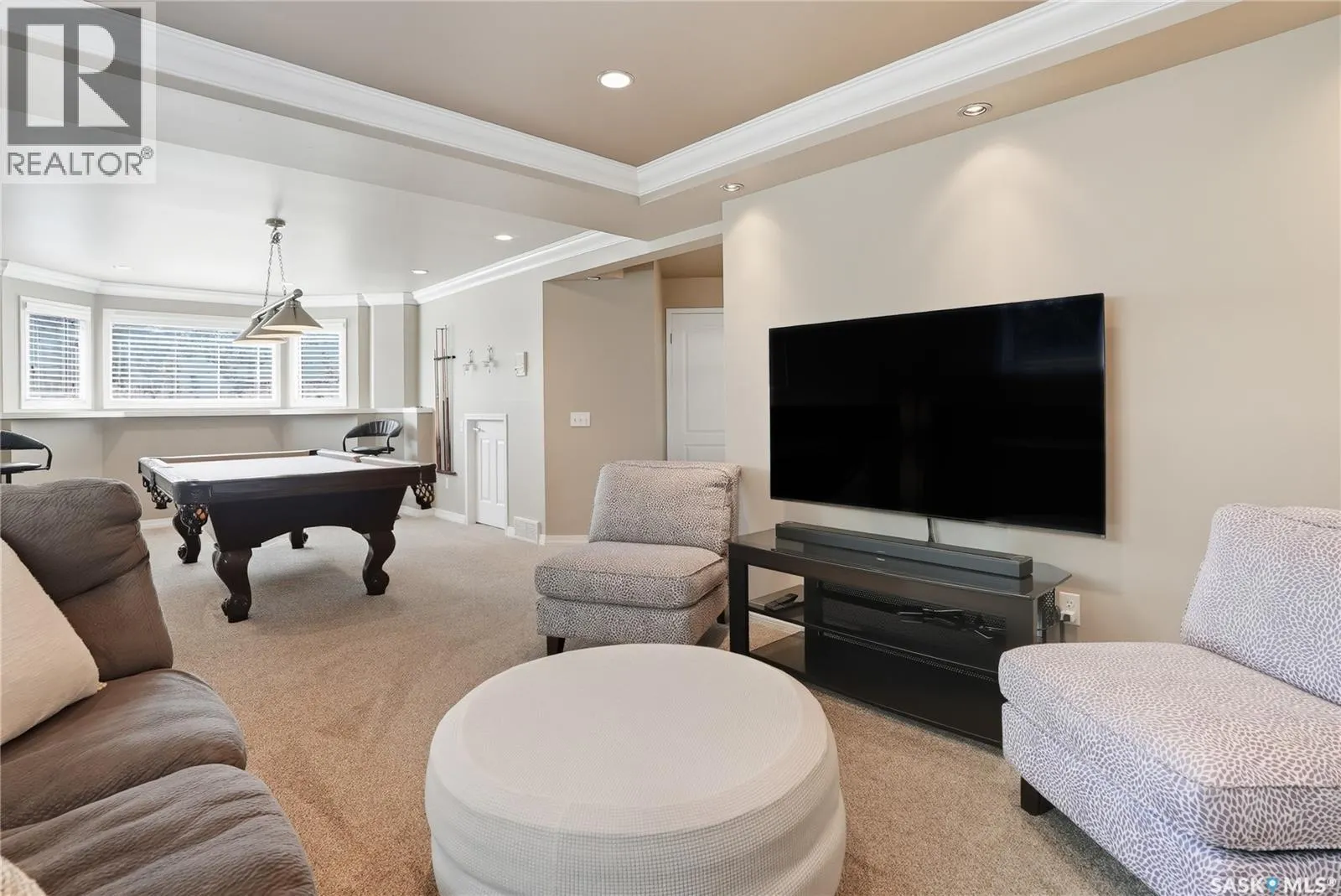 303 Braeburn CRESCENT