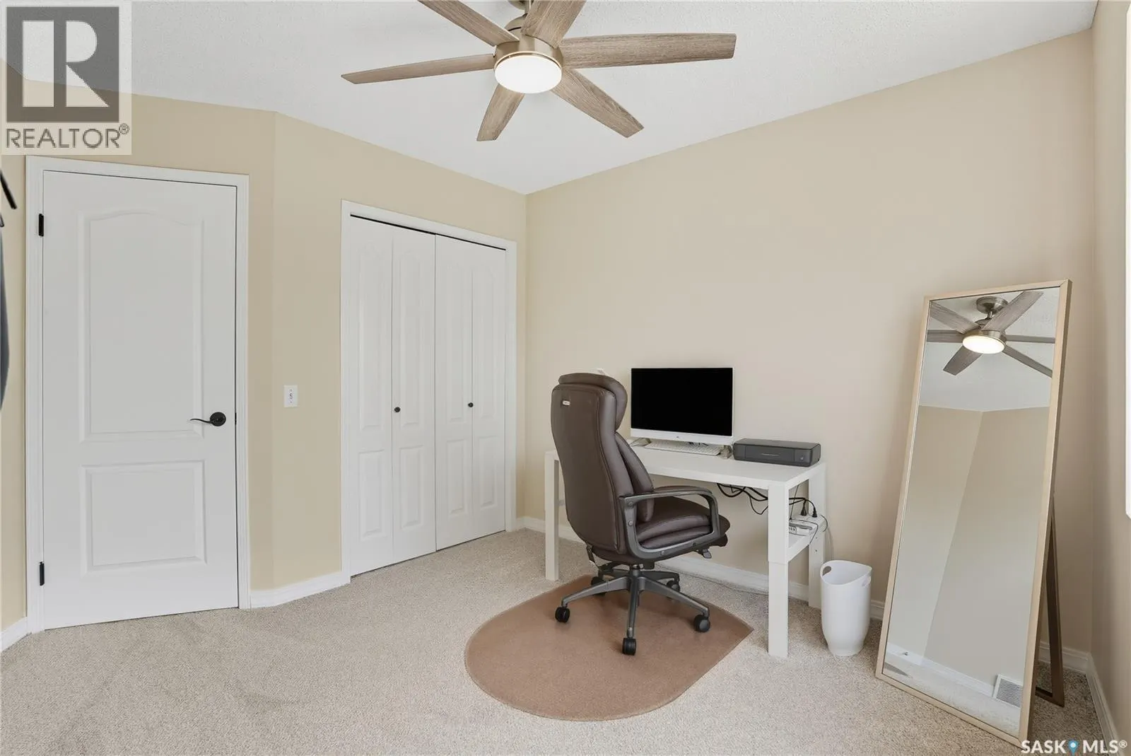 303 Braeburn CRESCENT