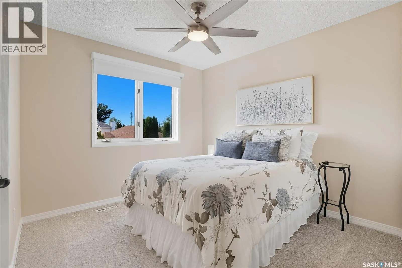 303 Braeburn CRESCENT