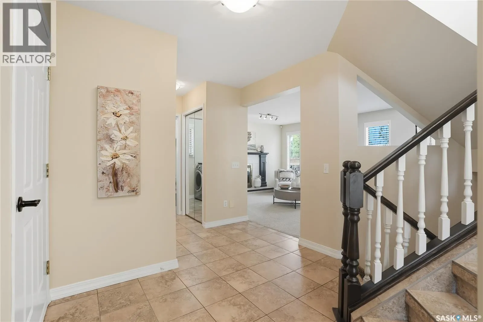 303 Braeburn CRESCENT
