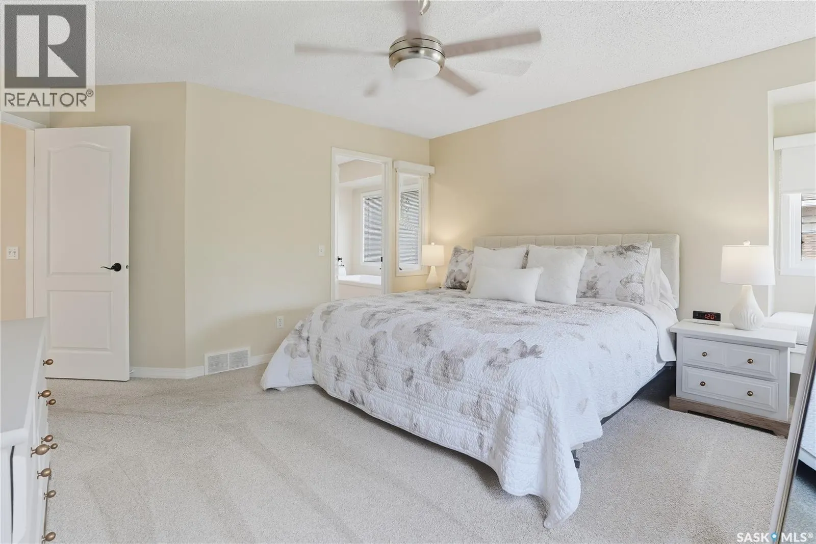 303 Braeburn CRESCENT