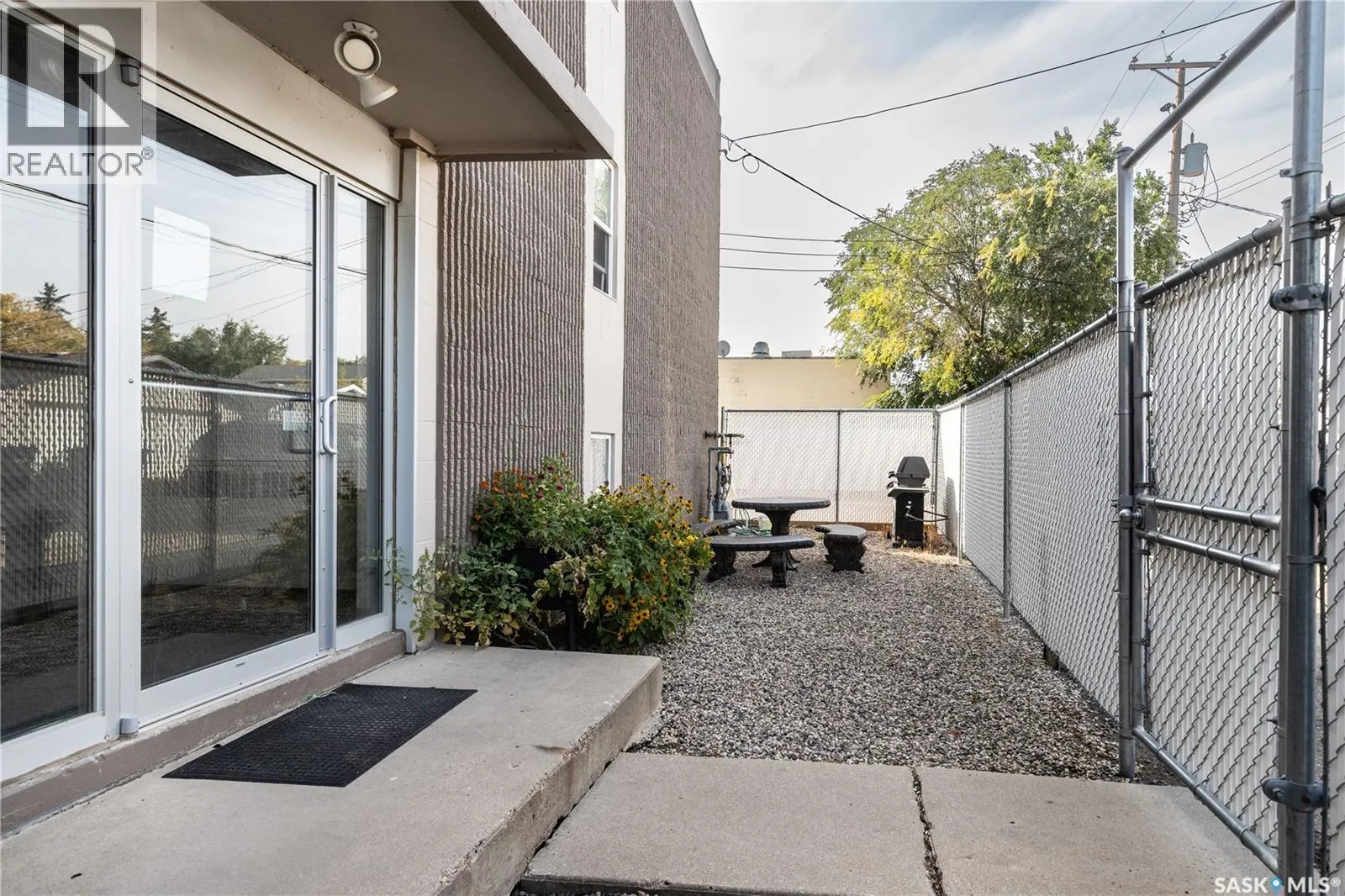 318 1223 7th AVENUE N